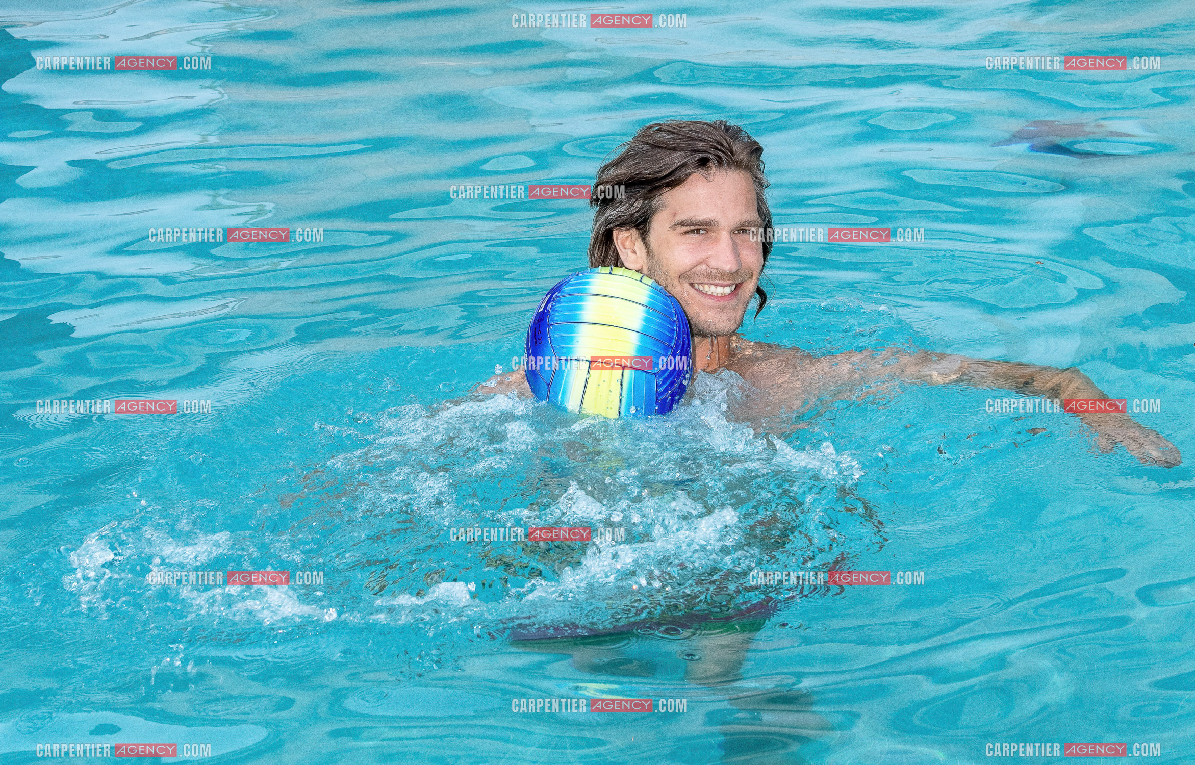 Le ténor Amaury Vassili lors de ses vacances d'été a Toulon dans le Var.  ( Exclusif )
