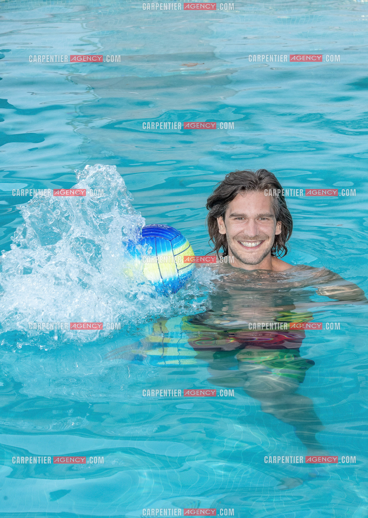 Le ténor Amaury Vassili lors de ses vacances d'été a Toulon dans le Var.  ( Exclusif )