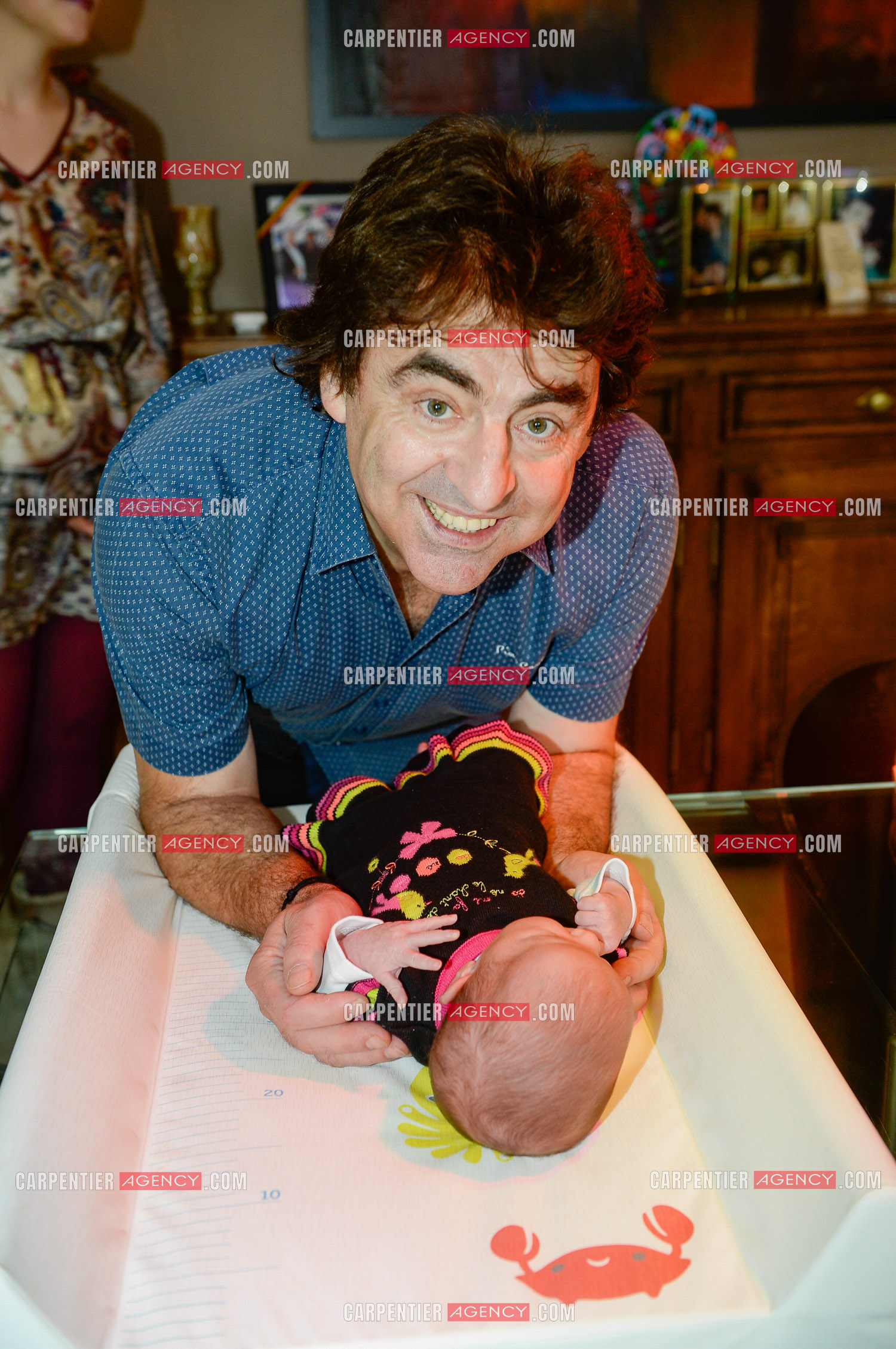 Naissance de Assia, petite fille de Claude Barzotti.     ( Exclusif )
