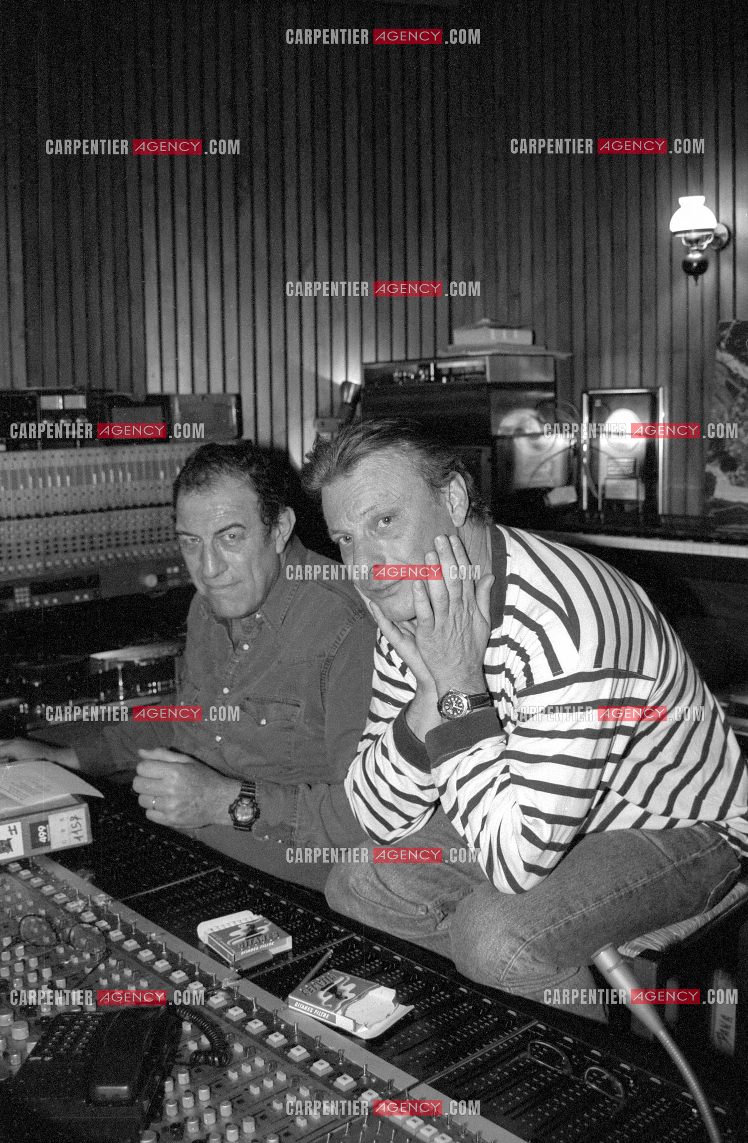 Le chanteur Herbert Léonard en séance d'enregistrement de son prochain album chez son ami Bernard Estardy au studio CBE à Paris.  ( Exclusif )