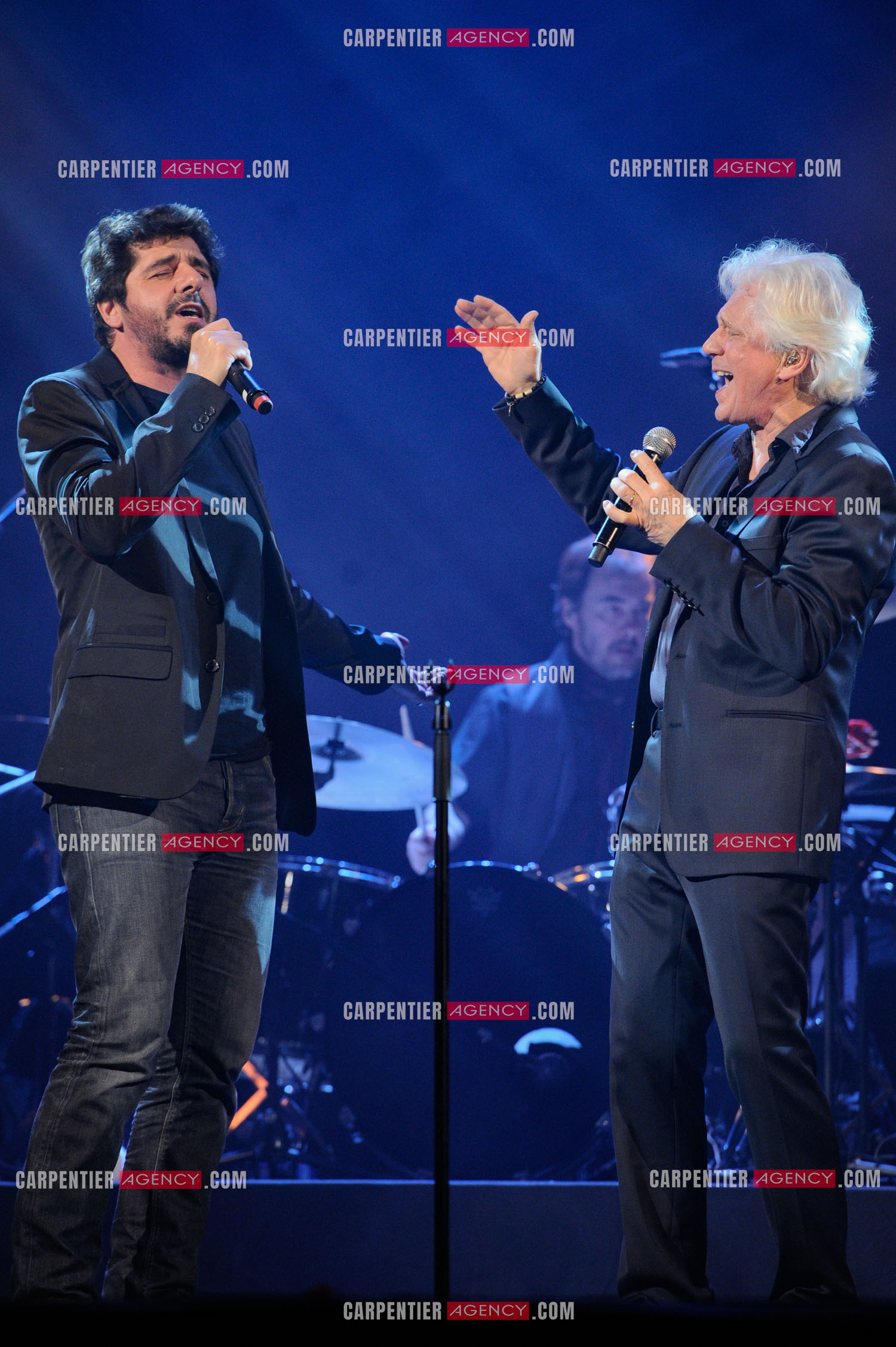 Le chanteur Gérard Lenorman en concert au Grand Rex à Paris. Gérard Lenorman lors d'un duo avec Patrick Fiori.  ( Exclusif )