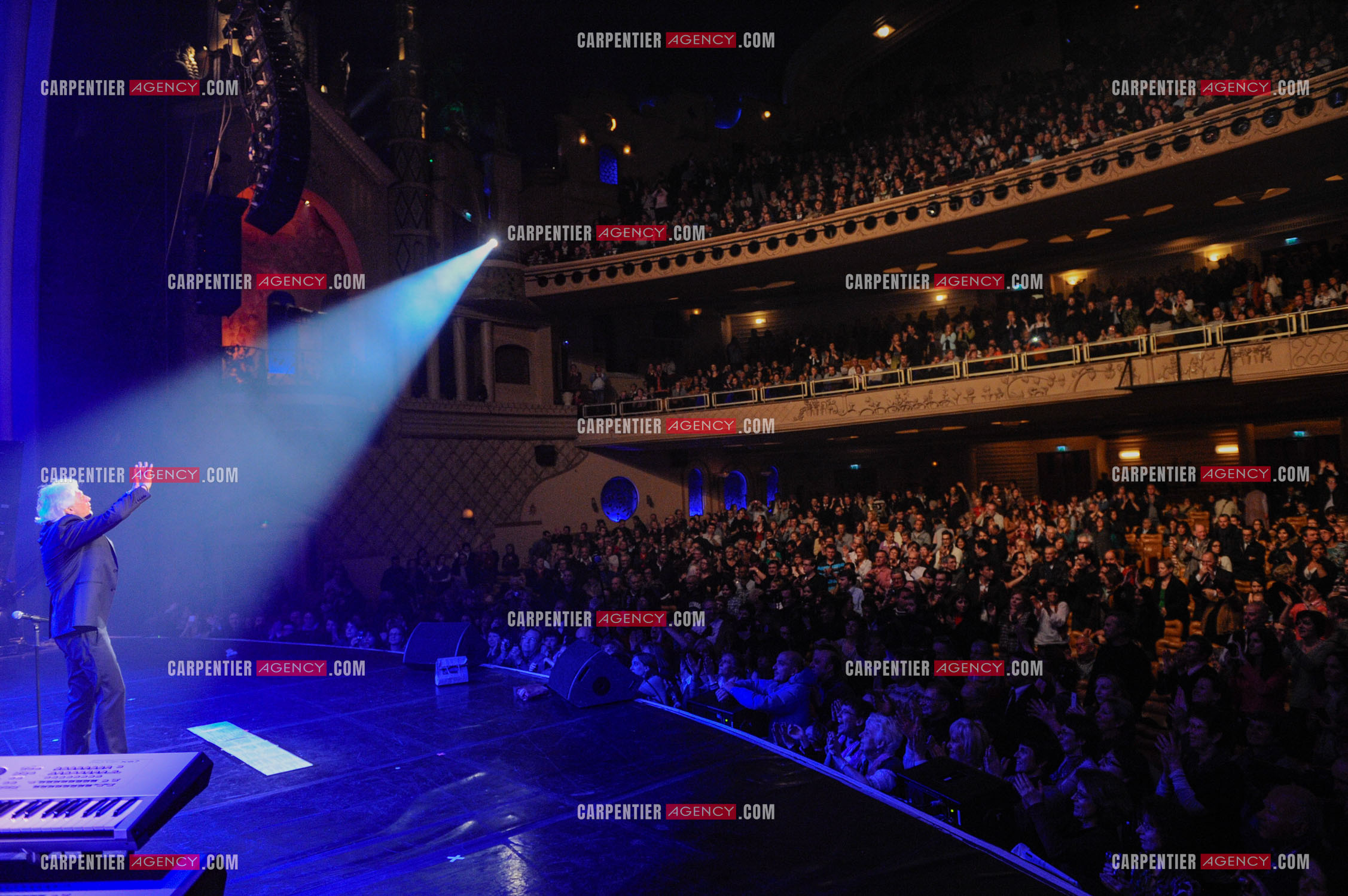Le chanteur Gérard Lenorman en concert au Grand Rex à Paris.  ( Exclusif )
