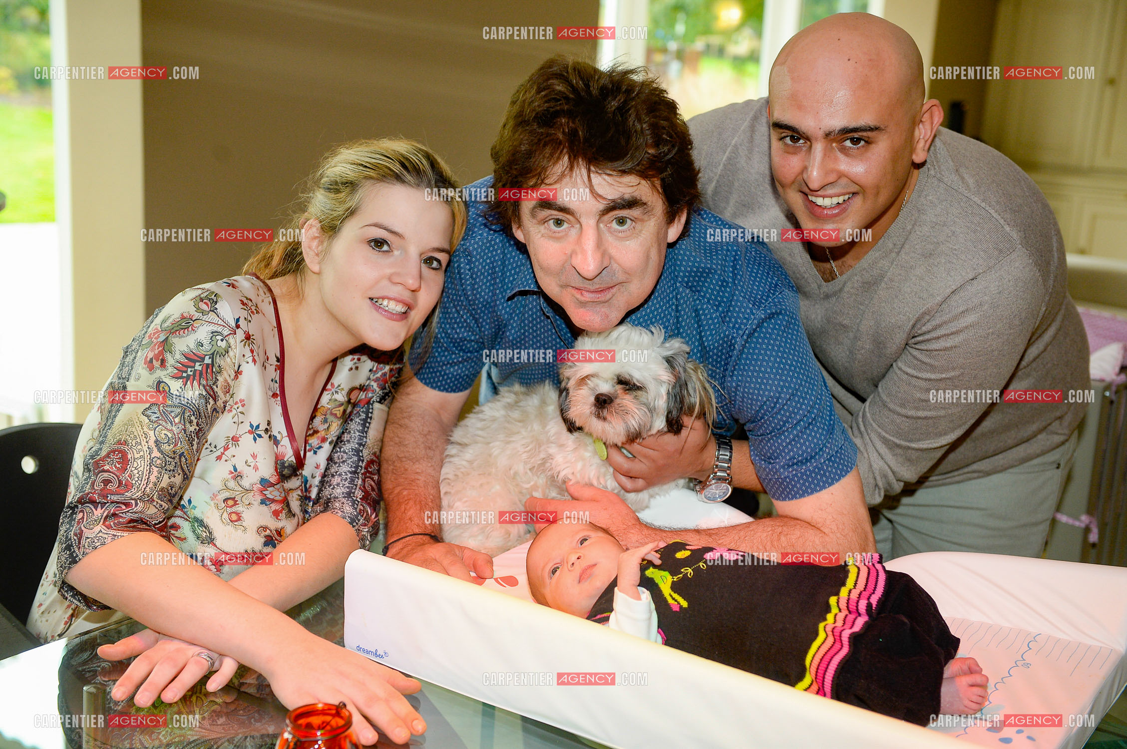 Naissance de Assia, petite fille de Claude Barzotti.
La maman, Sarah Barzotti 25 ans et le père, Maher 30 ans
La date de naissance de Assia, le 6 octobre 2015 à la clinique St PIERRE.
( Exclusif )