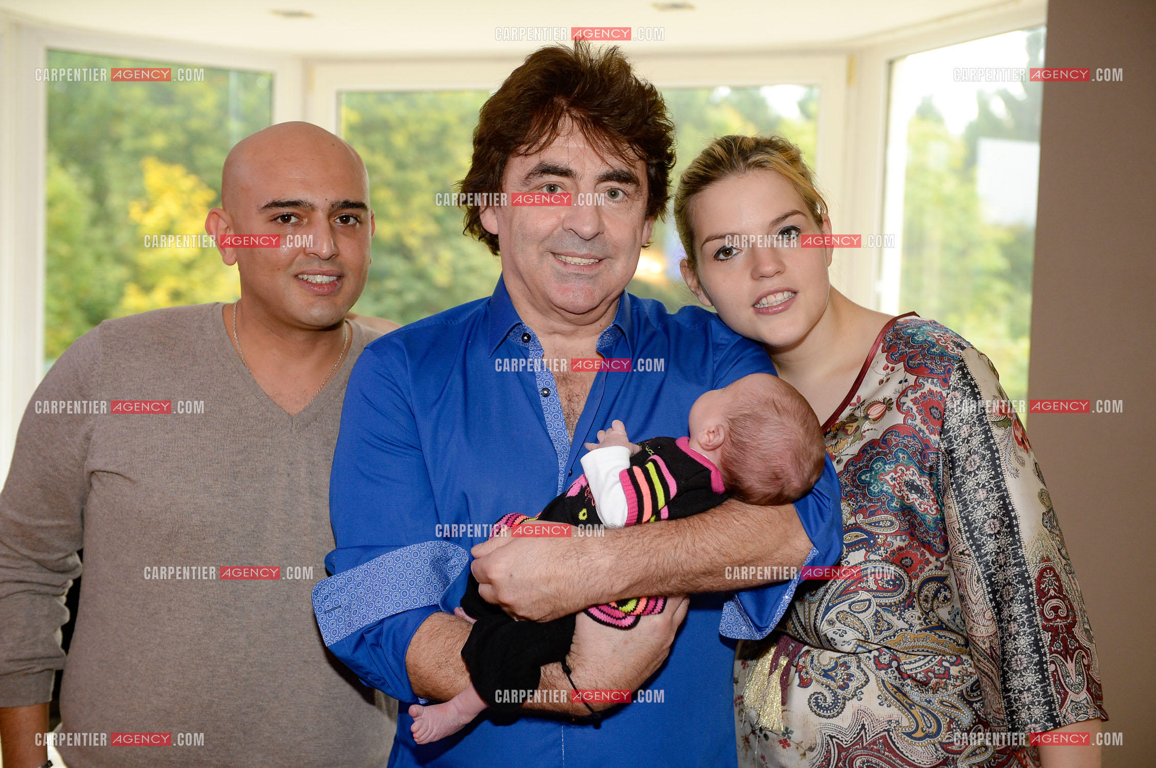 Naissance de Assia, petite fille de Claude Barzotti.
La maman, Sarah Barzotti 25 ans et le père, Maher 30 ans
La date de naissance de Assia, le 6 octobre 2015 à la clinique St PIERRE.
( Exclusif )