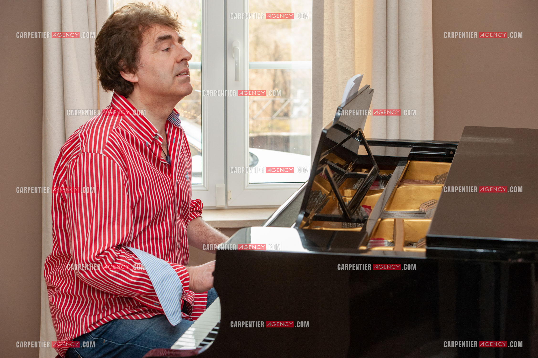 Le chanteur Claude Barzotti chez lui en Belgique en 2011.         ( Exclusif )