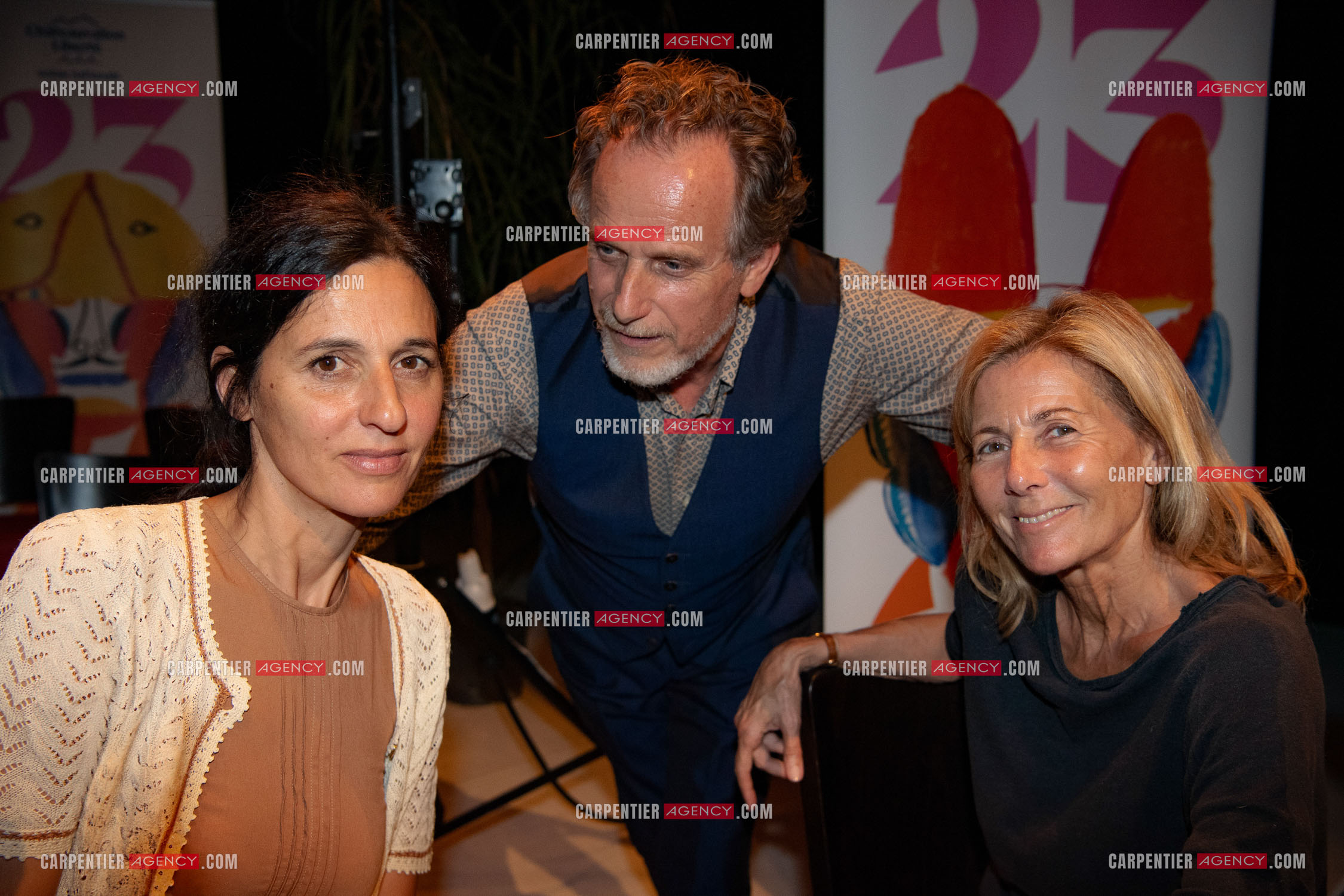 L'acteur Charles Berling, avec sa nouvelle compagne la comédienne Bérangère Warluzel et la journaliste Claire Chazal.    ( Exclusif )
