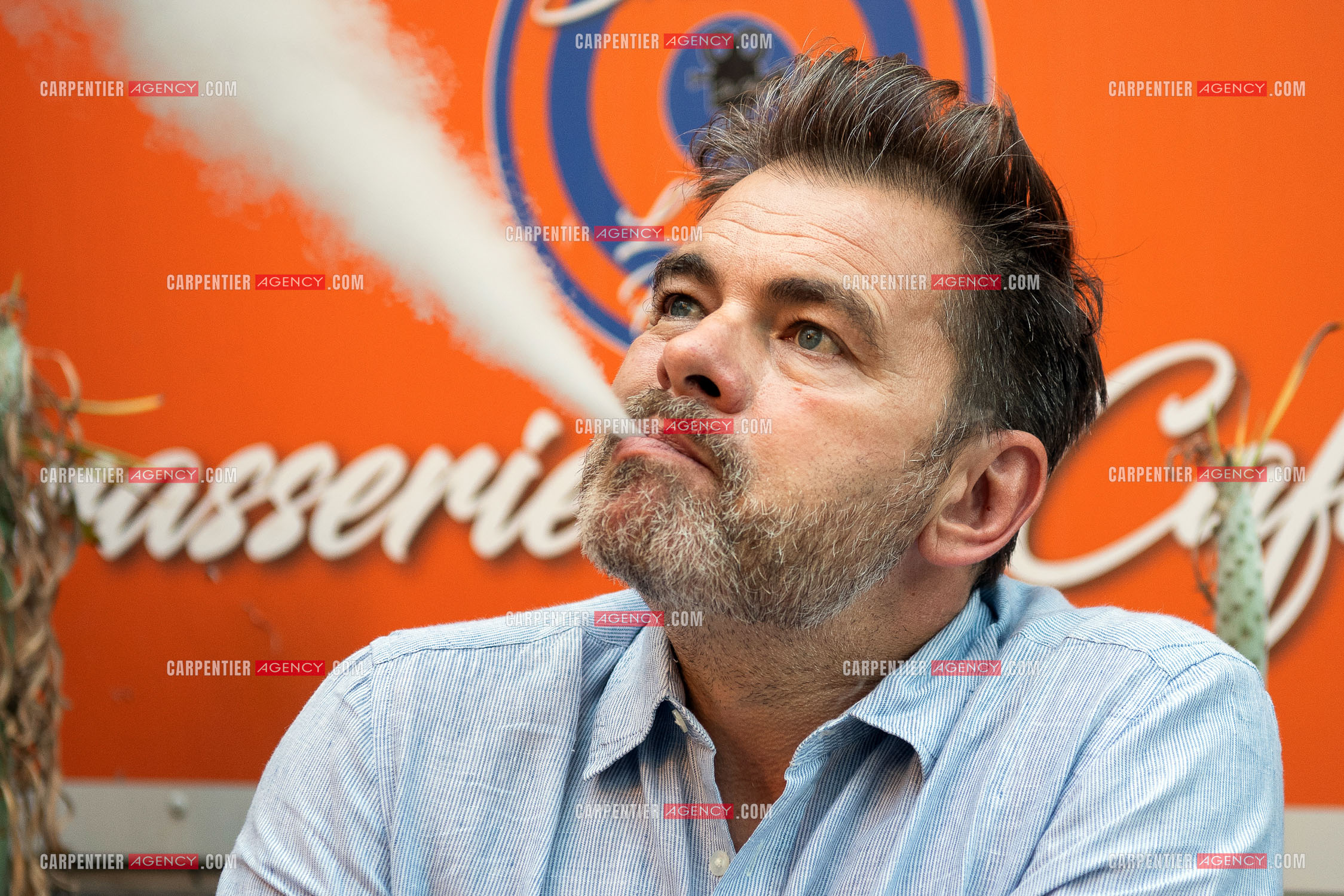L'acteur Clovis Cornillac venu présenter son film “ Si on chantait “ au cinéma “ SIX N'ÉTOILES “ de Six Fours Les Plages.       ( Exclusif )