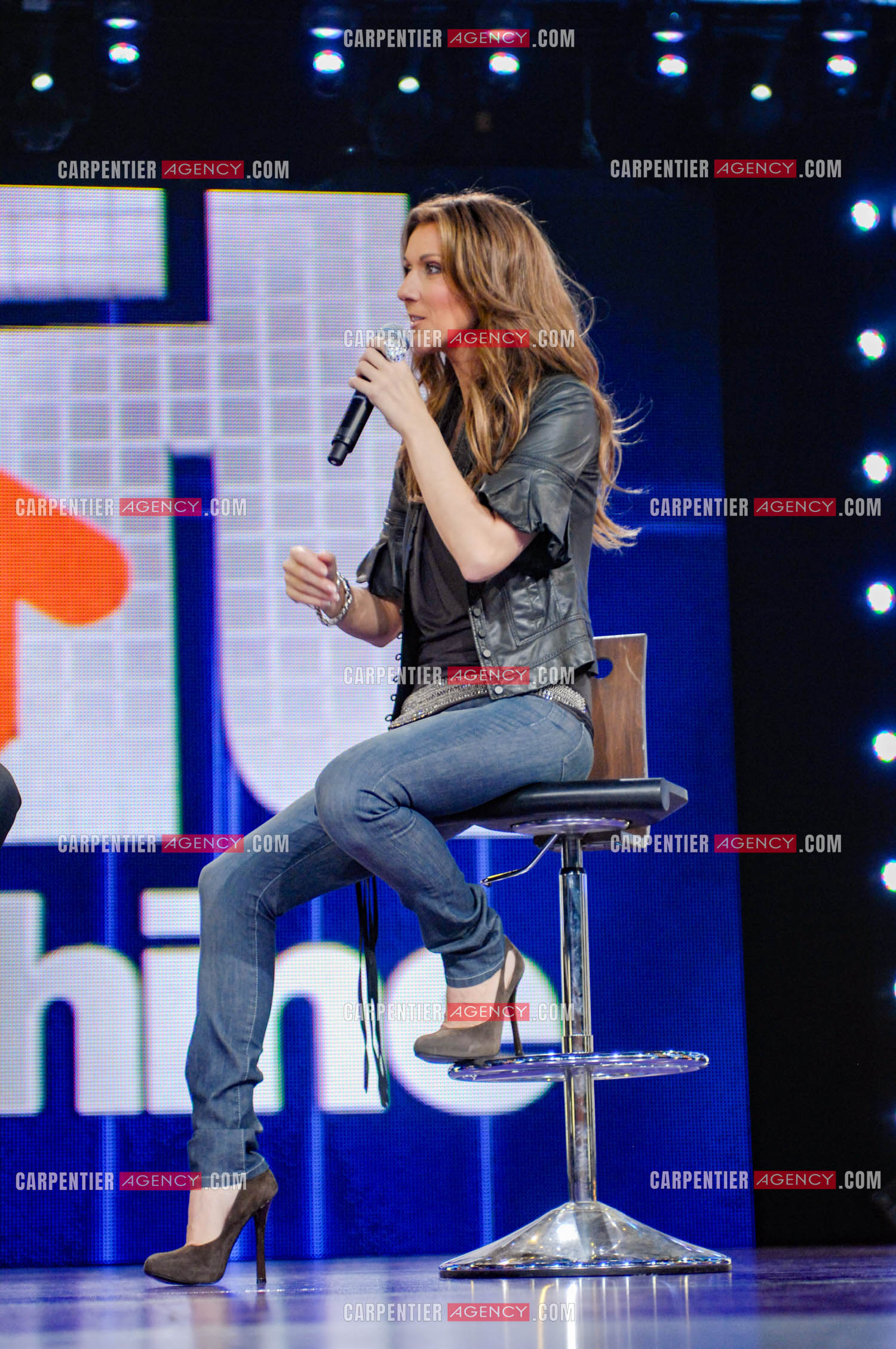 La chanteuse Céline Dion invitée de l'émission “Hit Machine“ présentée par Charly et Lulu et diffusée sur M6.              ( Exclusif )