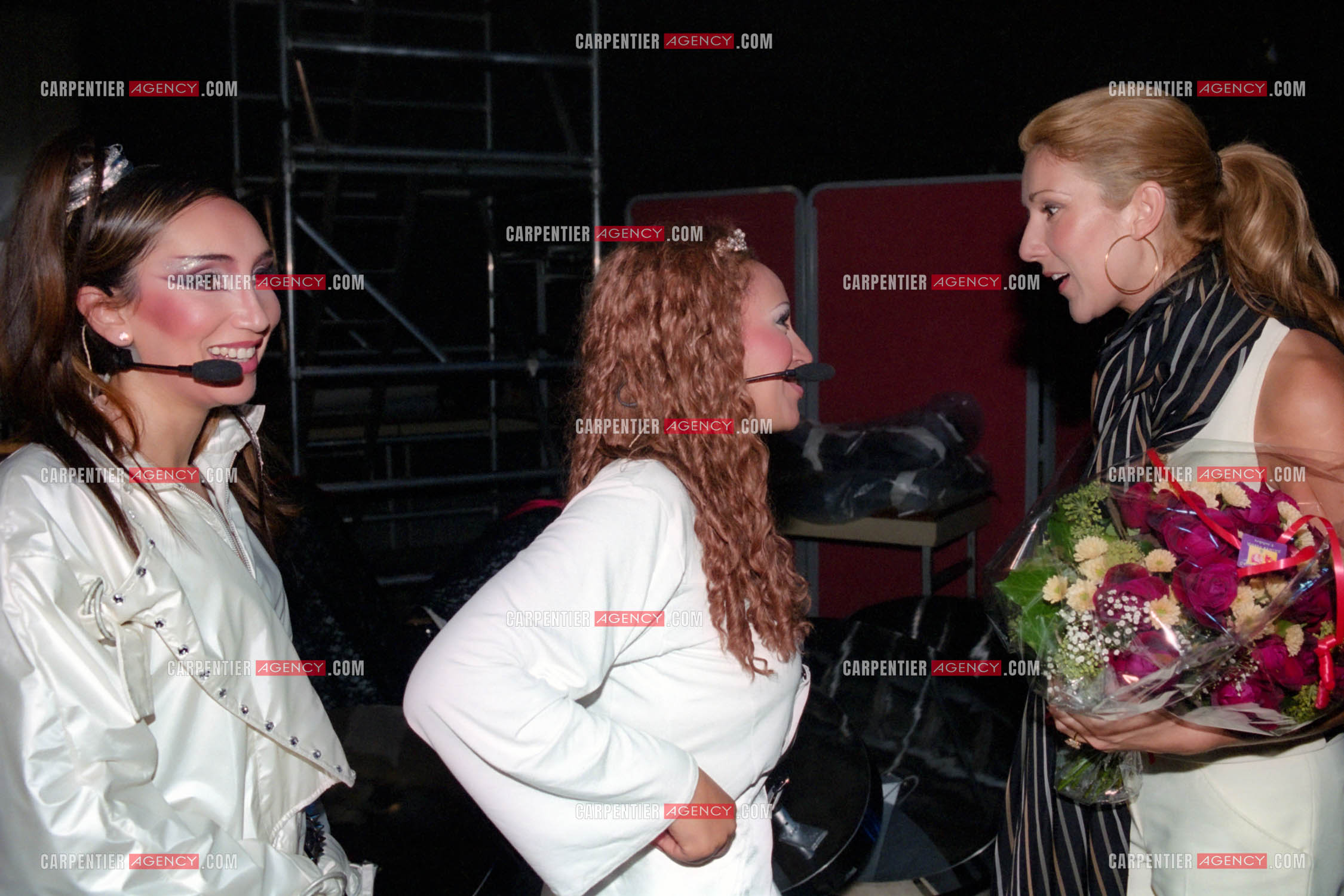 Avant première de la comédie Musicale “Cindy“ au Palais des Congrès de Paris en présence de Céline Dion et de son mari René Angélil. Céline Dion félicite les chanteuses Lââm et Assia de leurs prestations.   ( Exclusif )