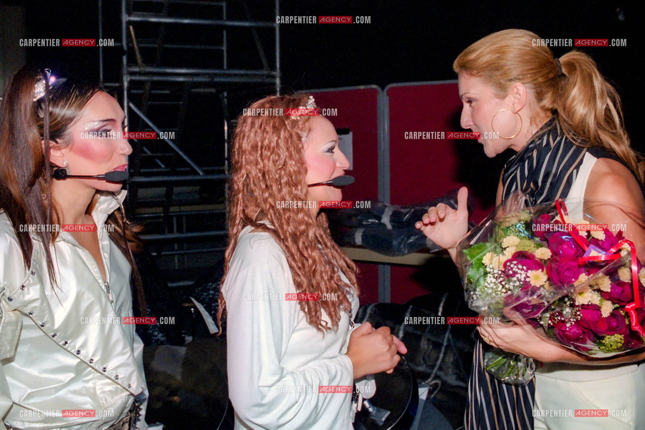 Avant première de la comédie Musicale “Cindy“ au Palais des Congrès de Paris en présence de Céline Dion et de son mari René Angélil. Céline Dion félicite les chanteuses Lââm et Assia de leurs prestations.   ( Exclusif )