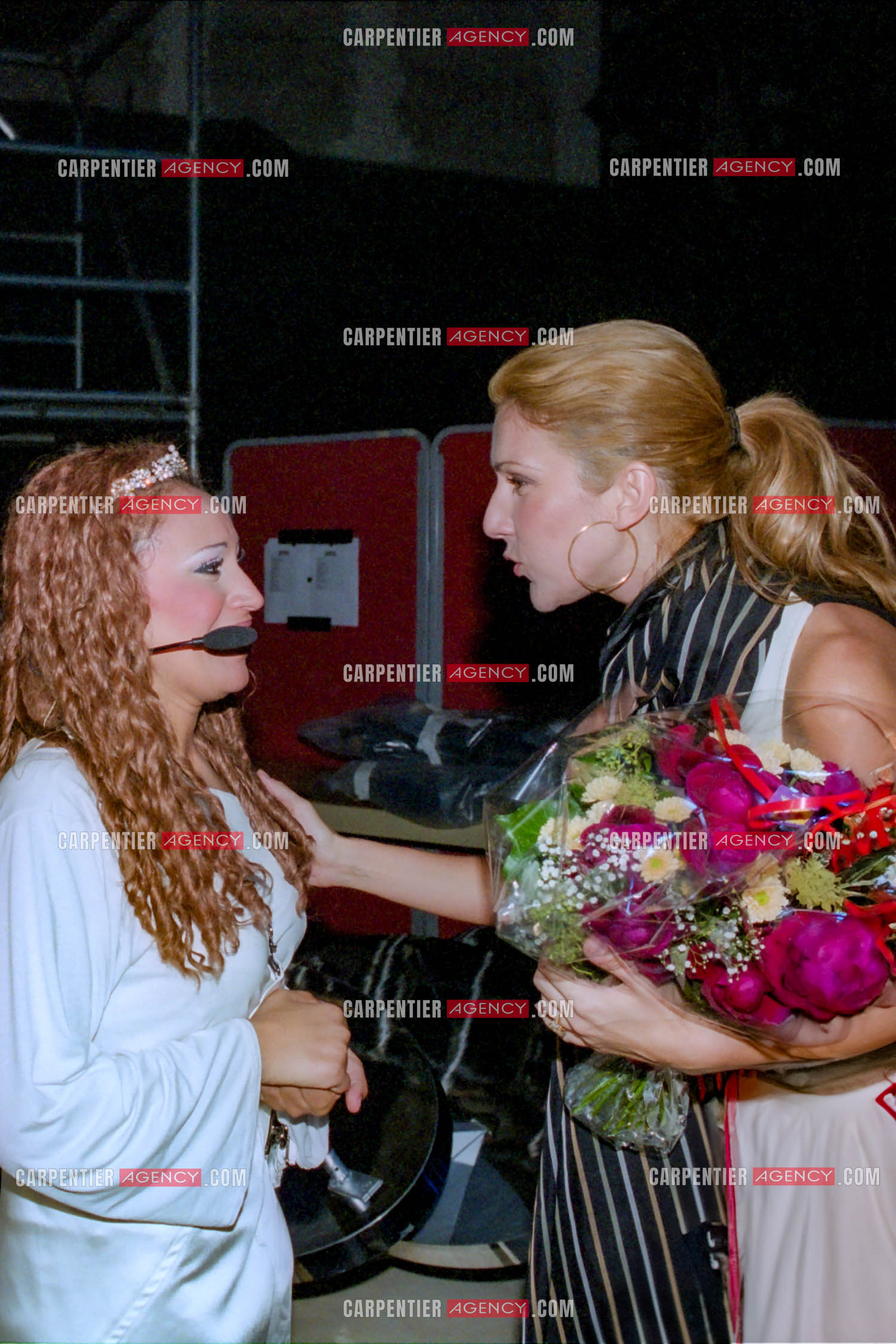 Avant première de la comédie Musicale “Cindy“ au Palais des Congrès de Paris en présence de Céline Dion et de son mari René Angélil. Céline Dion félicite la chanteuse Lââm de sa prestation.   ( Exclusif )