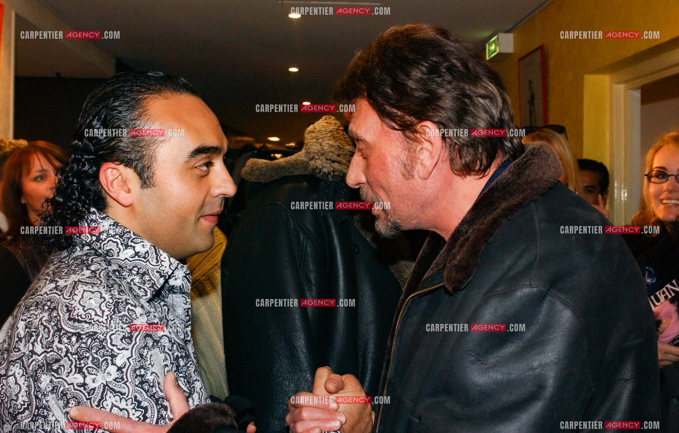 Générale de la comédie musicale “ DON JUAN “ au Palais des Congrès de Paris le 02 Mars 2005. Chico Castillo et Johnny Hallyday.          ( Exclusif )