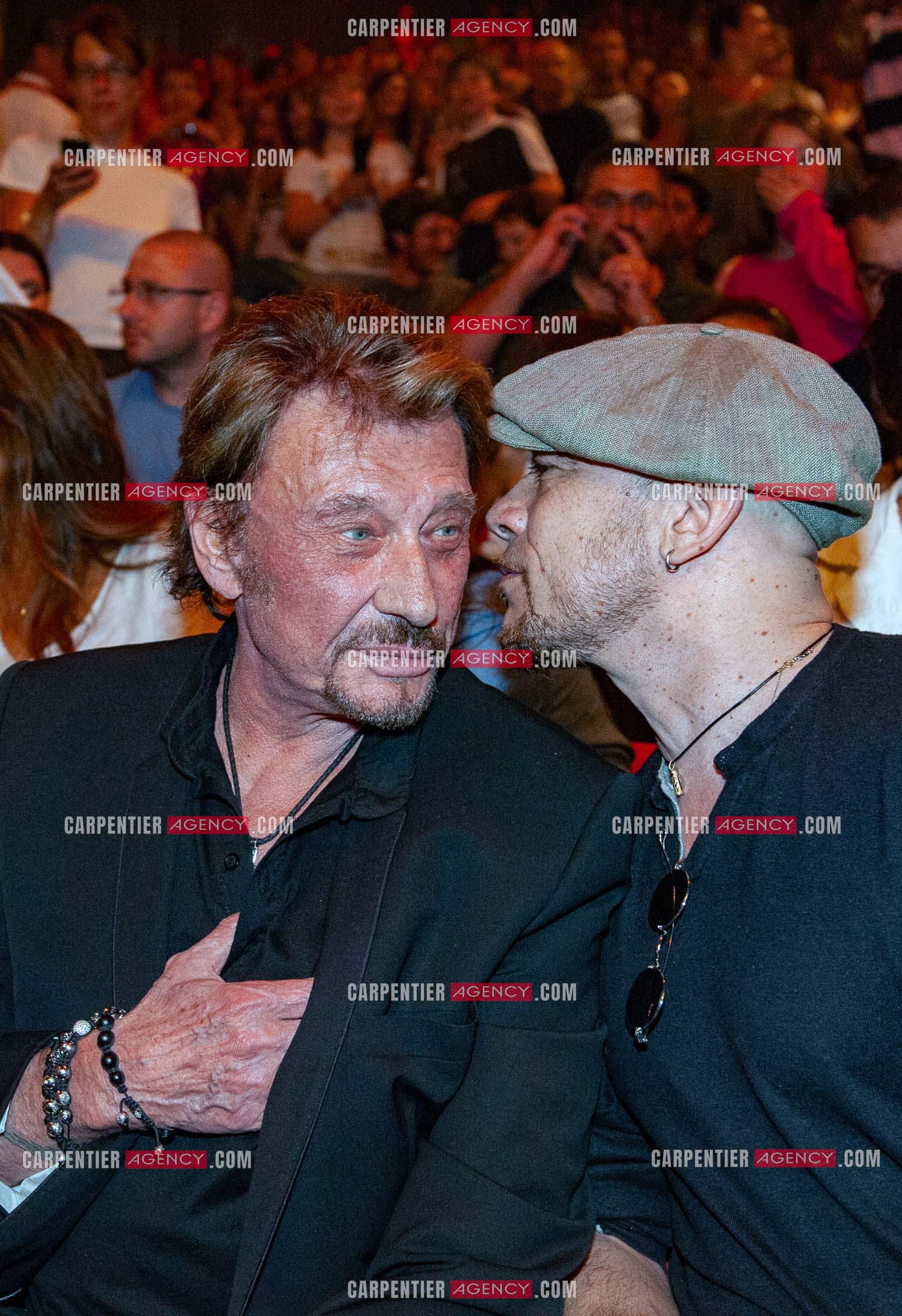 Johnny Hallyday et Pascal Obispo au Zénith de Paris pour assister au concert de leur ami Christophe Maé.                                  ( Exclusif )