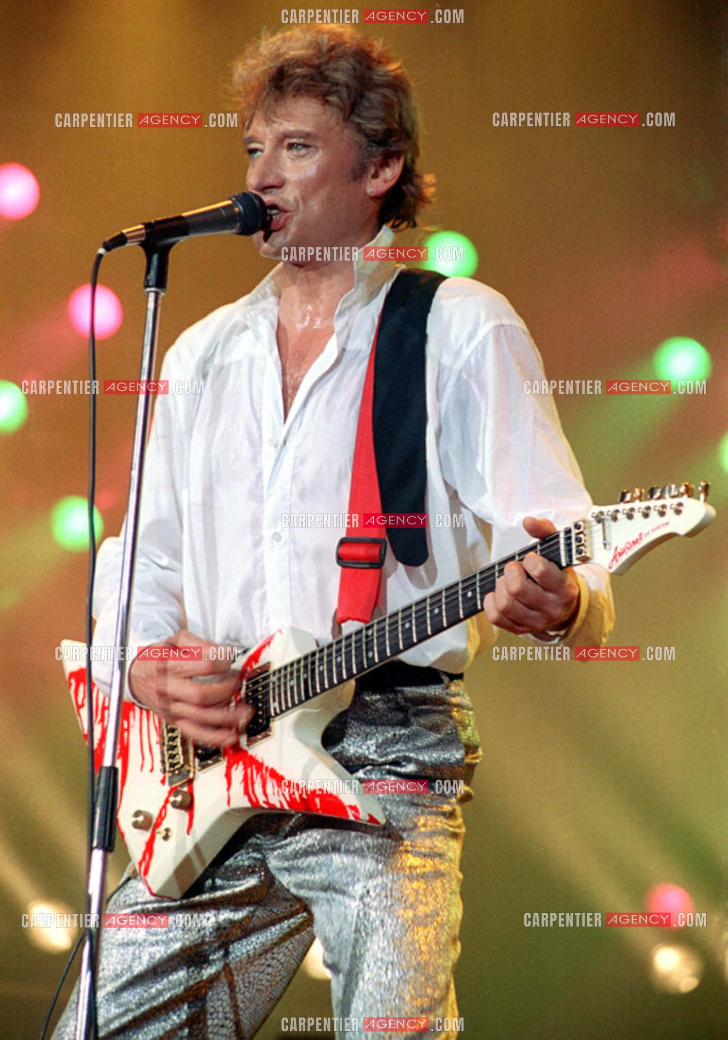 Le chanteur Johnny Hallyday lors de ses concerts au Zénith de Paris du 26 oct 1984 au 08 janvier 1985.   ( Exclusif )