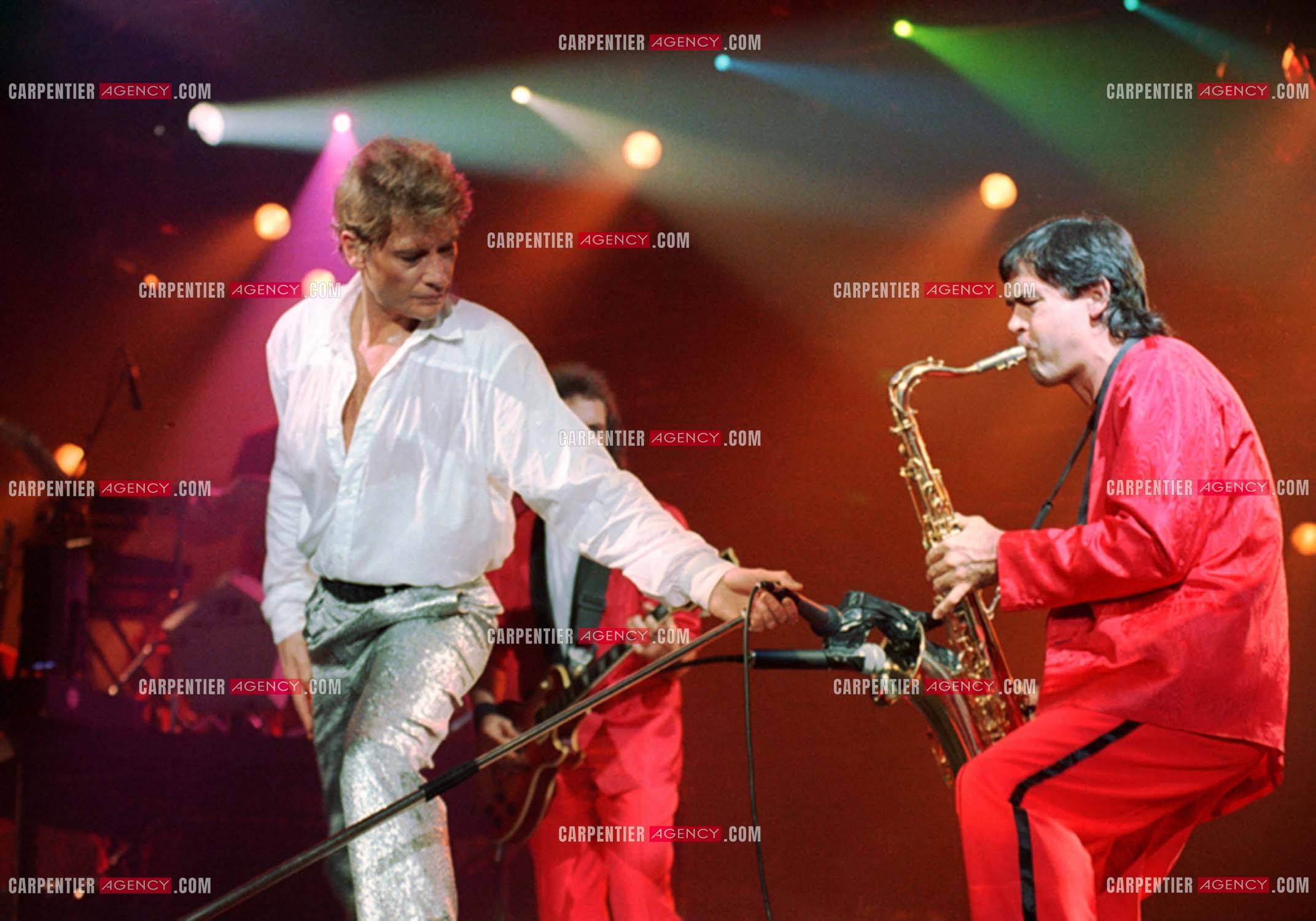 Le chanteur Johnny Hallyday lors de ses concerts au Zénith de Paris du 26 oct 1984 au 08 janvier 1985.   ( Exclusif )