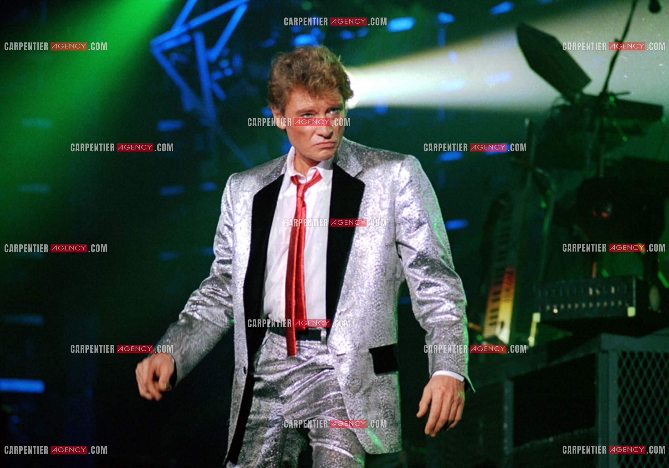 Le chanteur Johnny Hallyday lors de ses concerts au Zénith de Paris du 26 oct 1984 au 08 janvier 1985.   ( Exclusif )