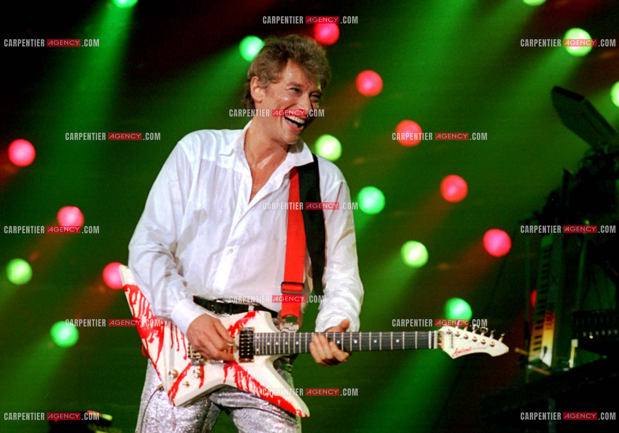 Le chanteur Johnny Hallyday lors de ses concerts au Zénith de Paris du 26 oct 1984 au 08 janvier 1985.   ( Exclusif )