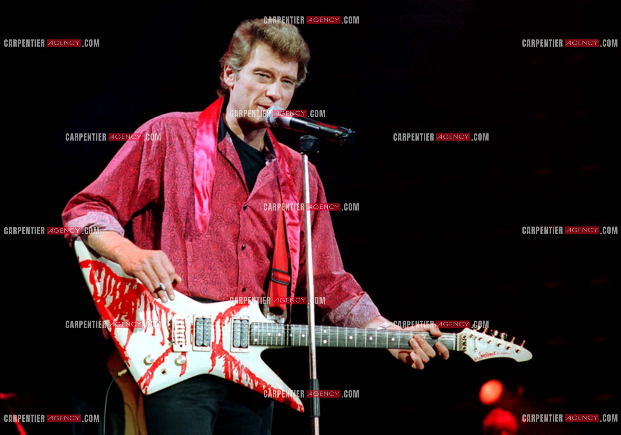 Le chanteur Johnny Hallyday lors de ses concerts au Zénith de Paris du 26 oct 1984 au 08 janvier 1985.   ( Exclusif )
