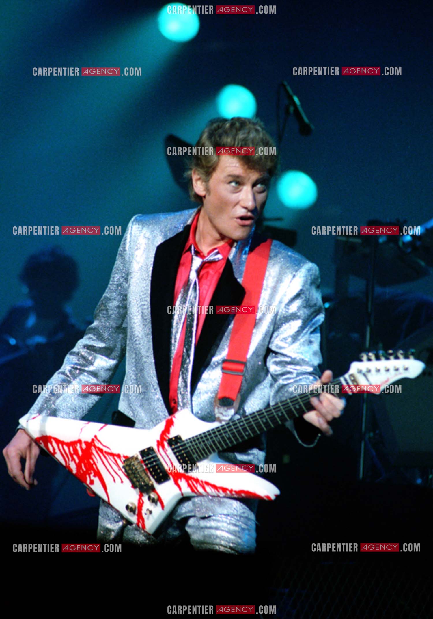 Le chanteur Johnny Hallyday lors de ses concerts au Zénith de Paris du 26 oct 1984 au 08 janvier 1985.   ( Exclusif )