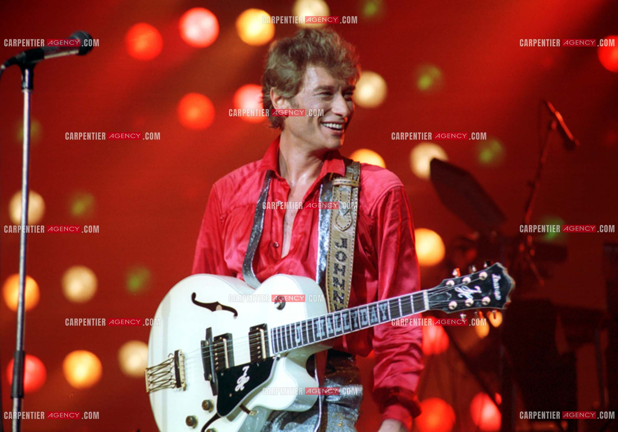 Le chanteur Johnny Hallyday lors de ses concerts au Zénith de Paris du 26 oct 1984 au 08 janvier 1985.   ( Exclusif )