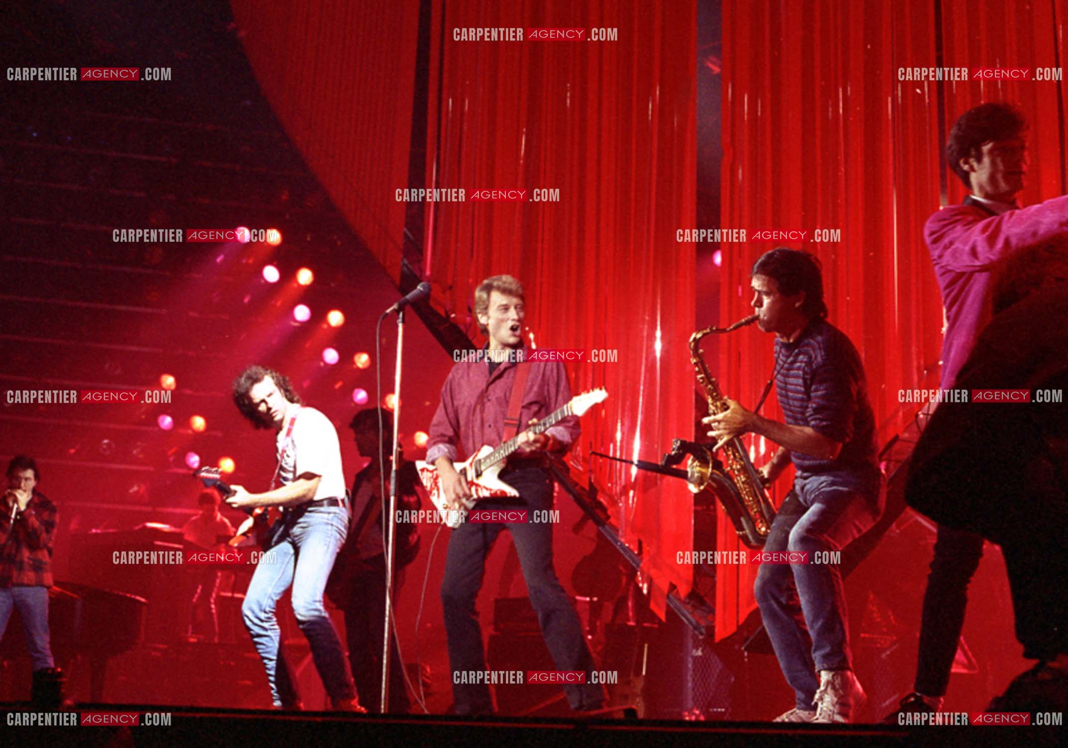 Le chanteur Johnny Hallyday lors de ses concerts au Zénith de Paris du 26 oct 1984 au 08 janvier 1985.   ( Exclusif )