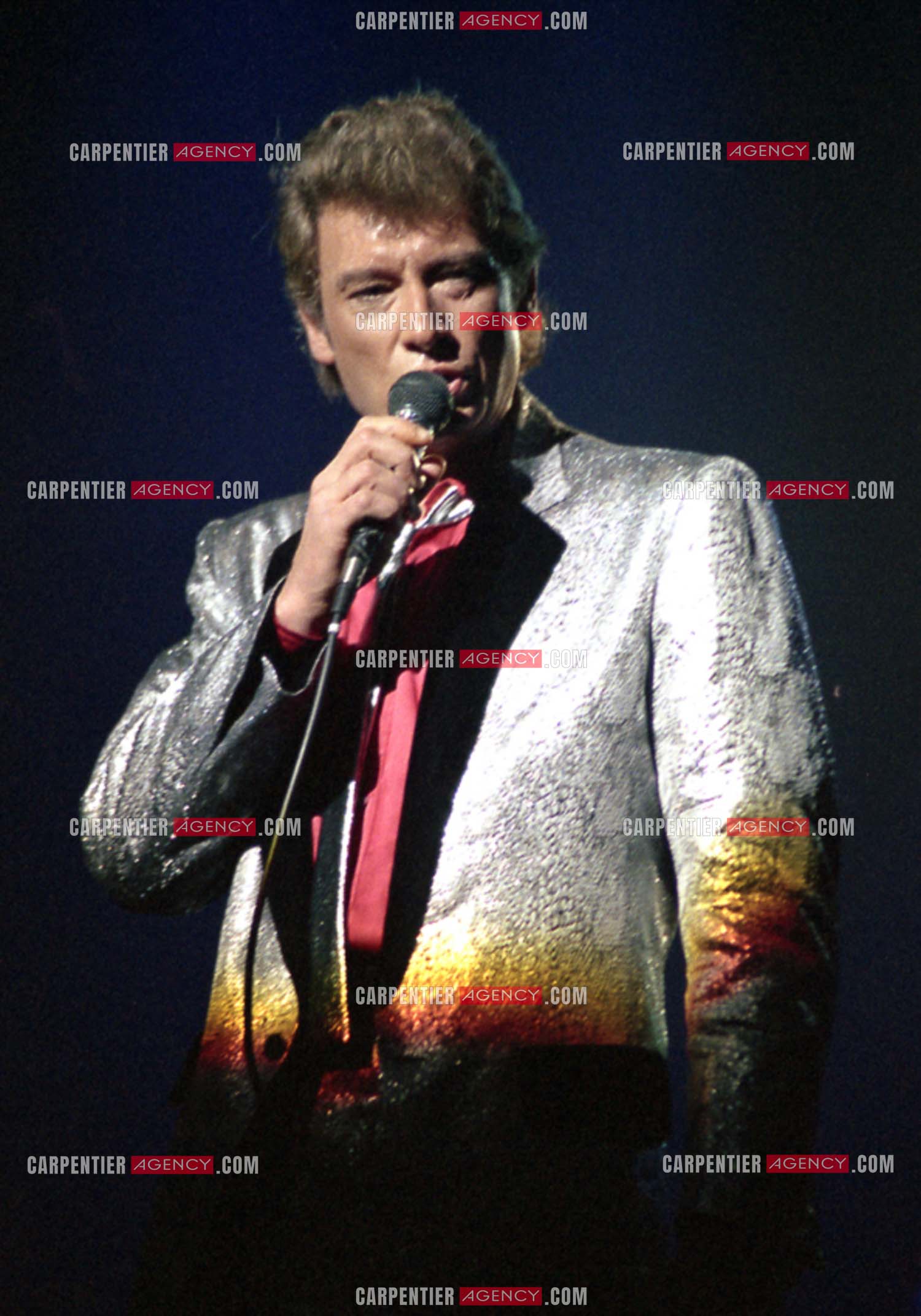 Le chanteur Johnny Hallyday lors de ses concerts au Zénith de Paris du 26 oct 1984 au 08 janvier 1985.   ( Exclusif )