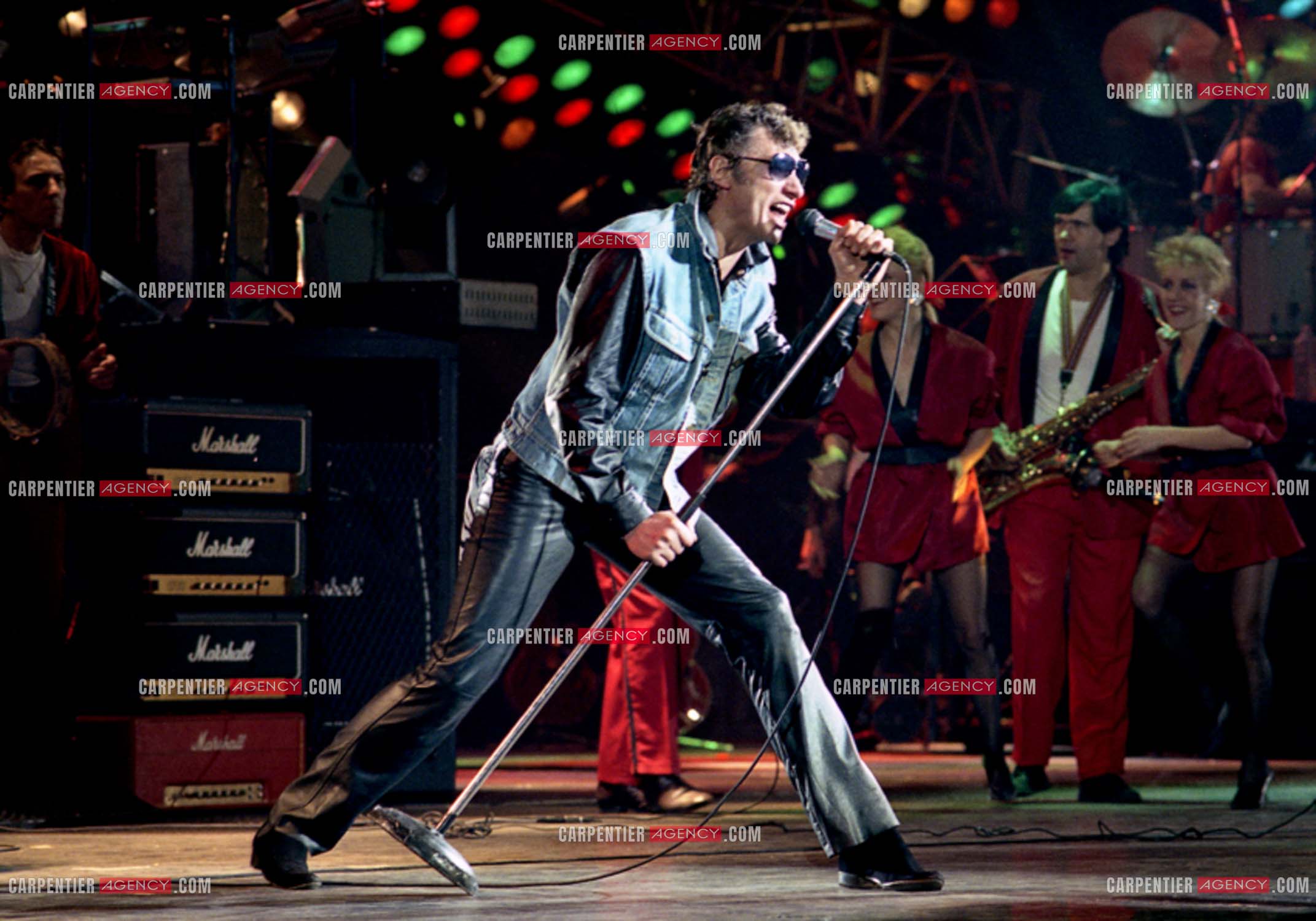 Le chanteur Johnny Hallyday lors de ses concerts au Zénith de Paris du 26 oct 1984 au 08 janvier 1985.   ( Exclusif )