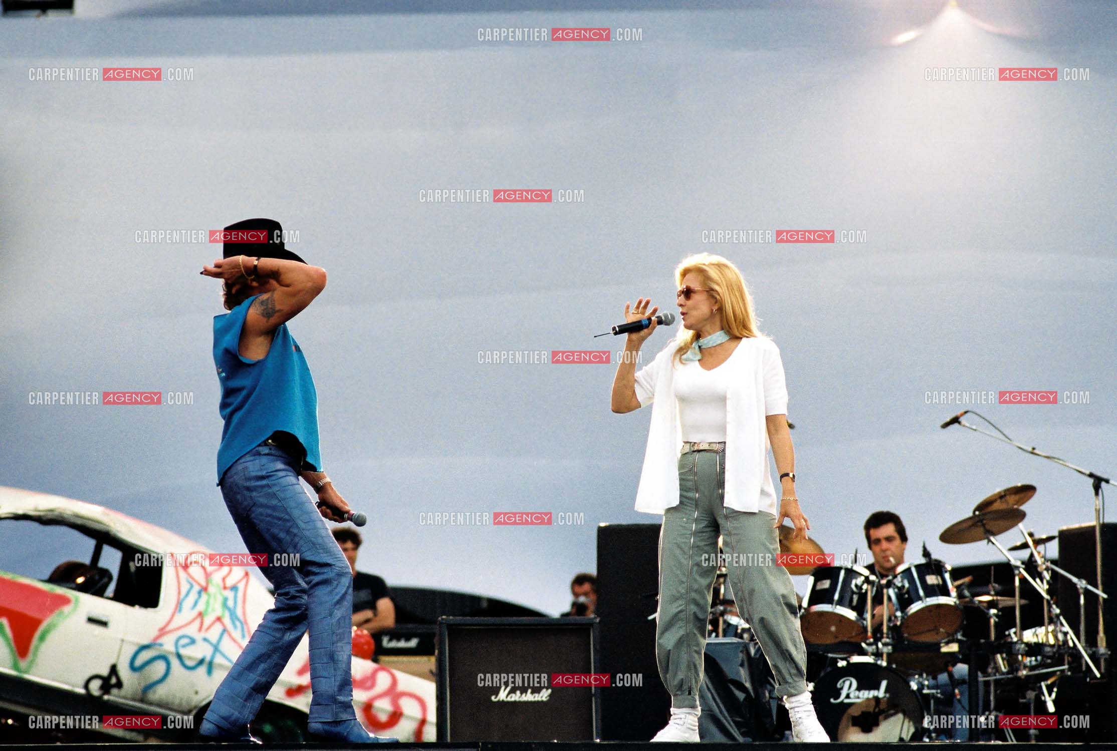 Le chanteur Johnny Hallyday et son ex femme Sylvie Vartan pour les répétitions de ses trois concerts au Parc des Princes à Paris en 1993. ( Exclusif )  
Johnny Hallyday:  Collection complète de 1966 à 2010 sur le site www.carpentieragency.com