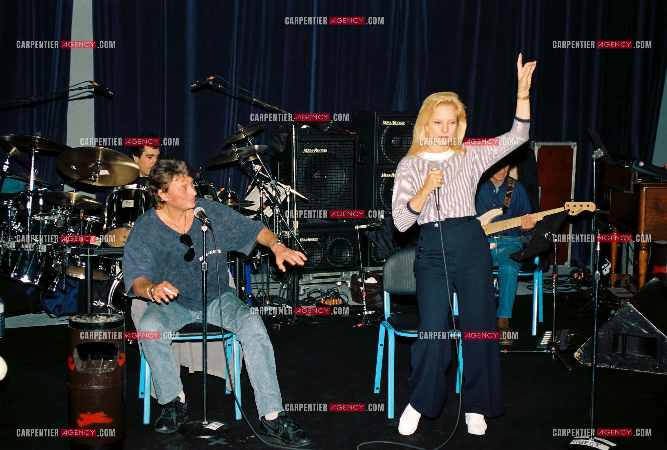 Le chanteur Johnny Hallyday au studio Long Courrier avec son ex femme Sylvie Vartan pour les répétitions de ses trois concerts qui vont avoir lieux au Parc des Princes de Paris du 18 au 20 juin 1993.    ( Exclusif )
