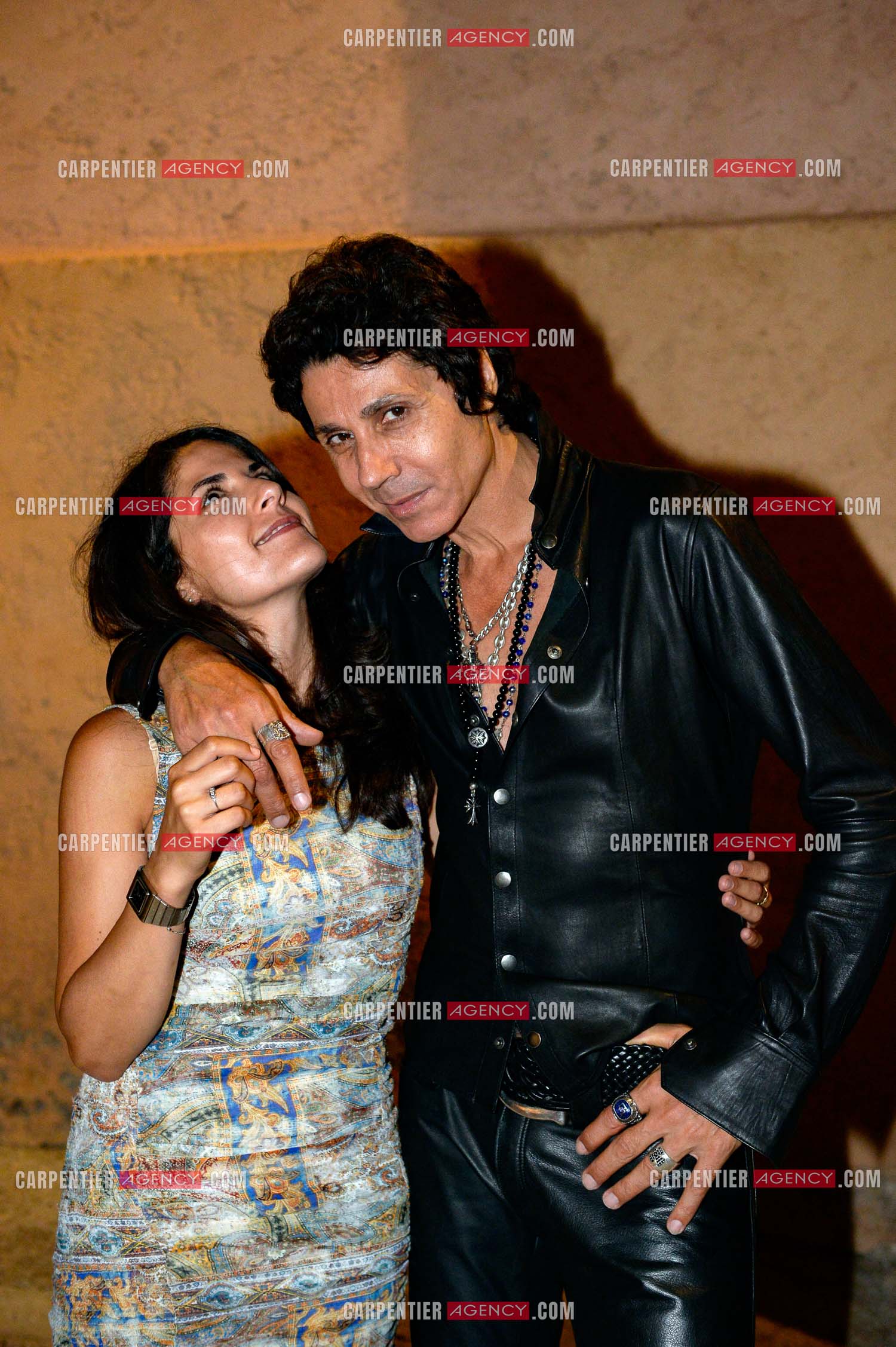 Le chanteur Jean-Luc Lahaye en concert a Cannes. Dans les loges, Jean-Luc avec sa fille Gloria.              ( Exclusif )