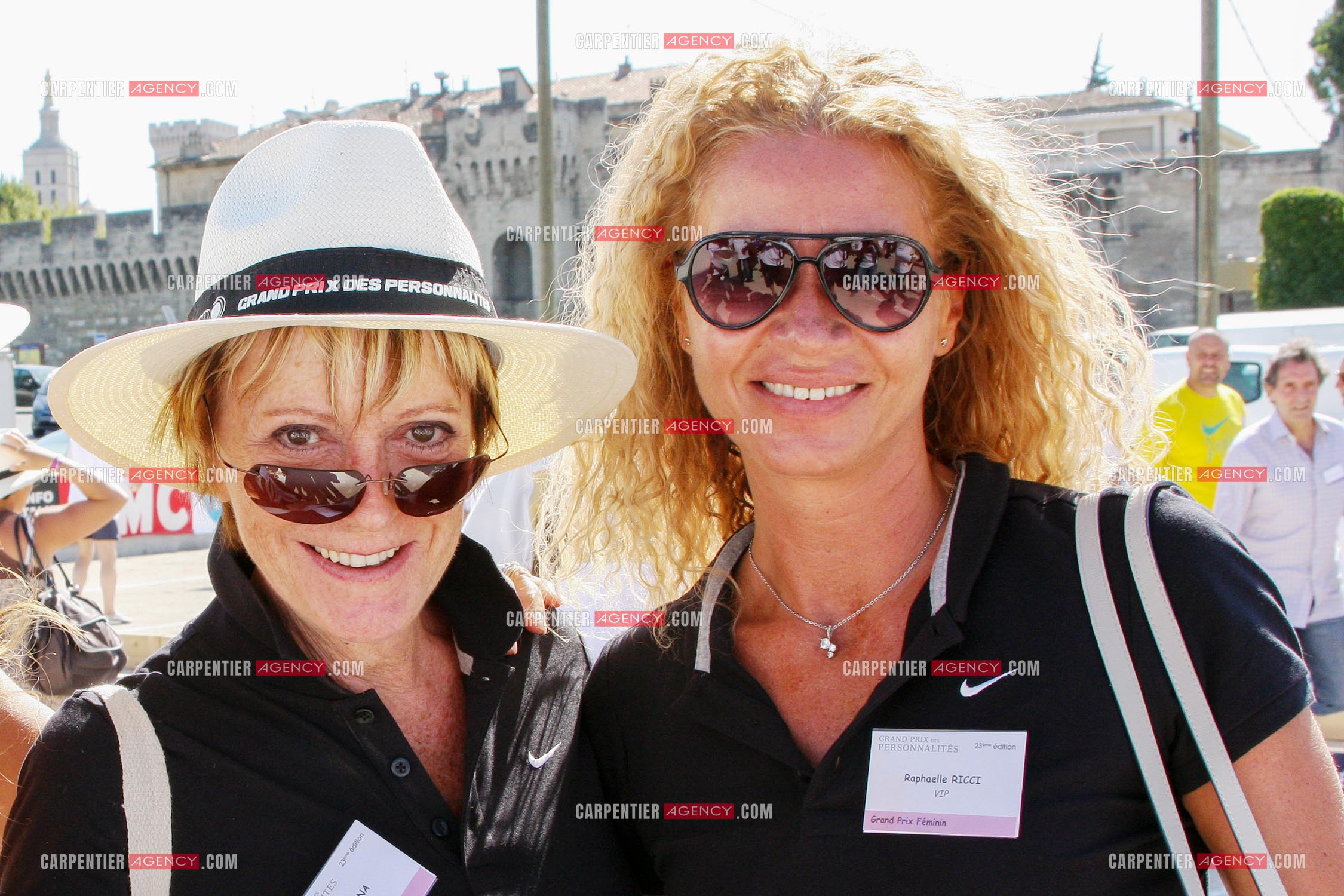 Alice Dona et sa fille Raphaëlle Ricci lors de la 23 ème éditions du grand prix des personnalités à l'Isle-sur-la-Sorgues en 2011.