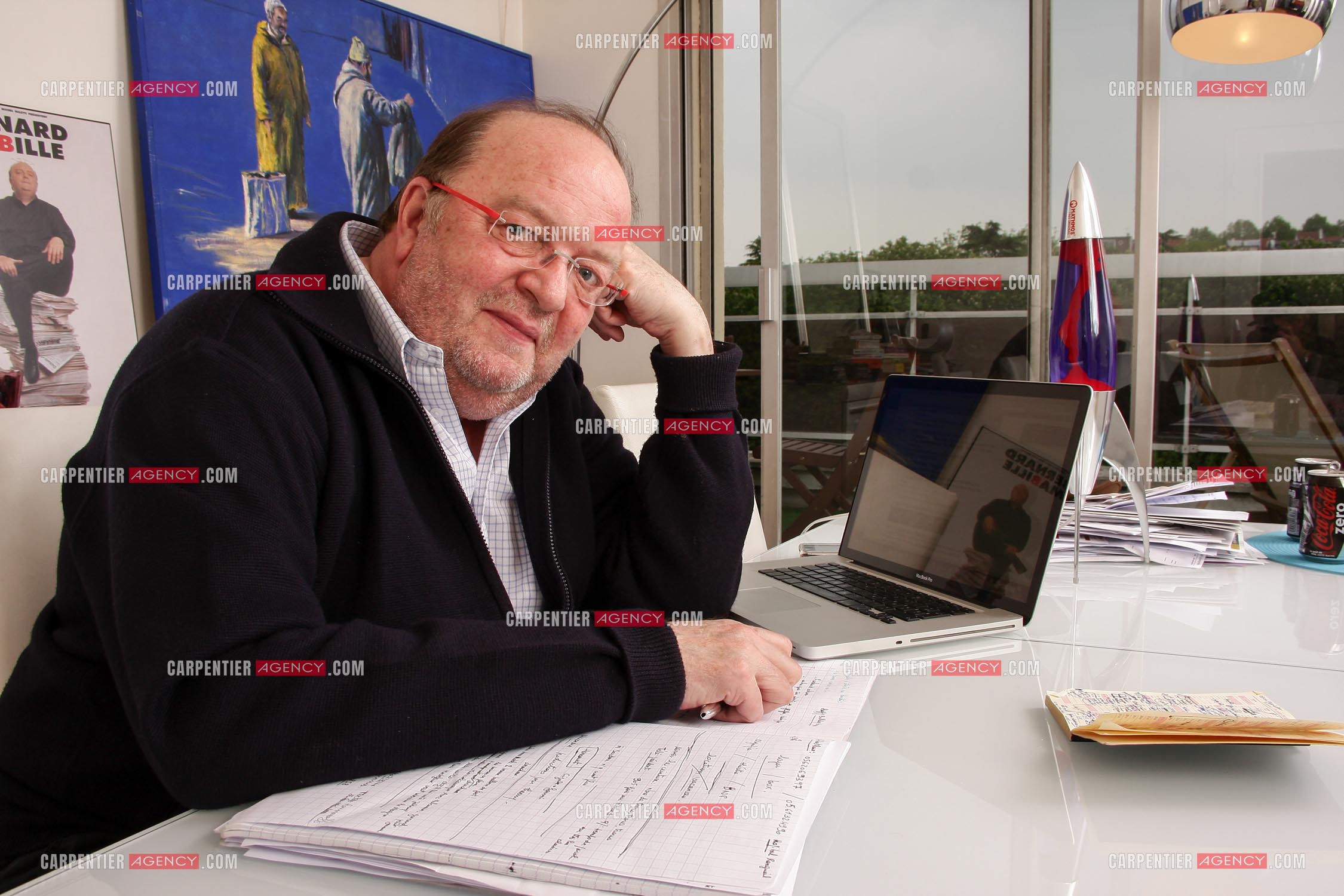 L'humoriste et coauteur Bernard Mabille chez lui.       ( Exclusif )
