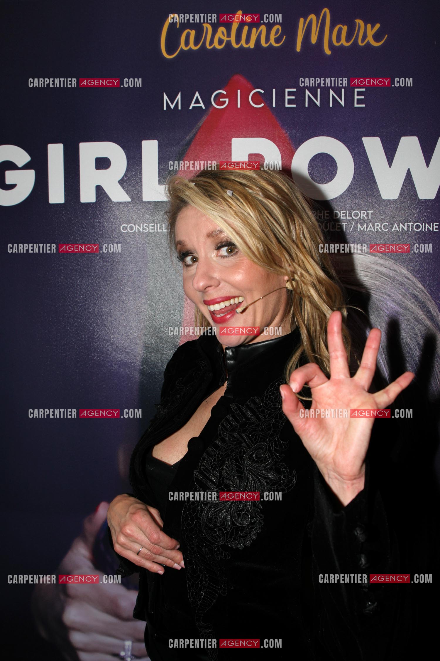 La magicienne Caroline Marx dans Girl Power.