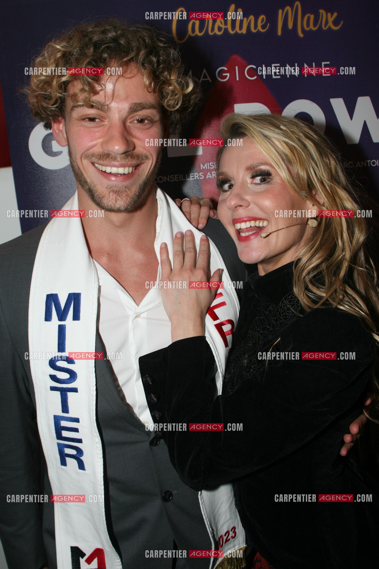 La magicienne Caroline Marx dans Girl Power. Mister France et Caroline Marx.