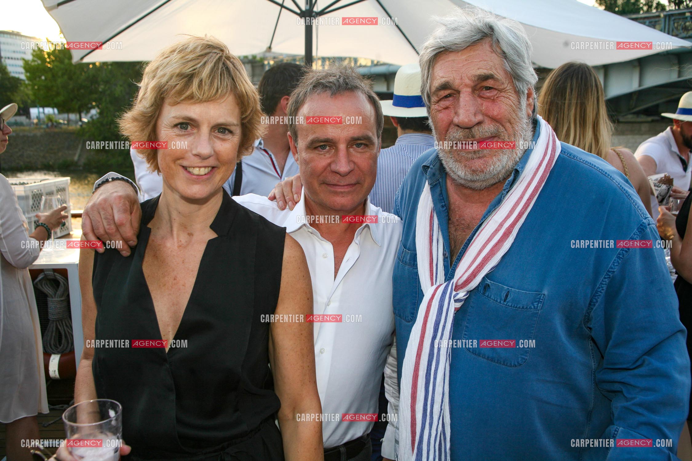 L'animateur de télévision Fabien Lecoeuvre entouré de sa femme l'actrice Anne Richard et de l'acteur Jean-Pierre Castaldi.                ( Exclusif )