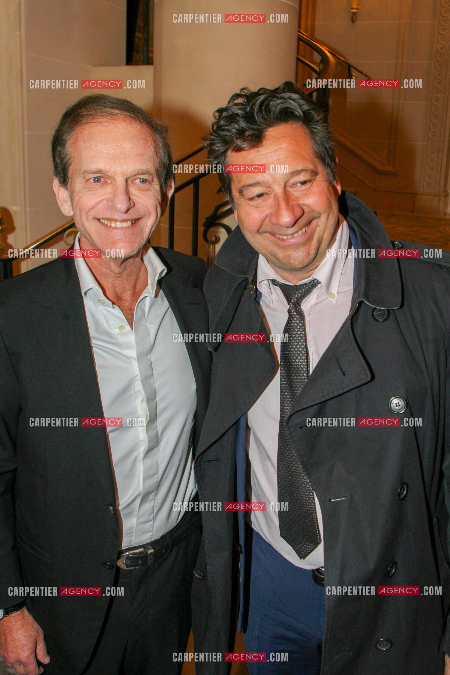 Le docteur Frédéric Saldmann et l'imitateur Laurent Gérra lors de la soirée des Stéthos d'or 2023 à l'hôtel Four Seasons George V à Paris le 27 mars 2023.