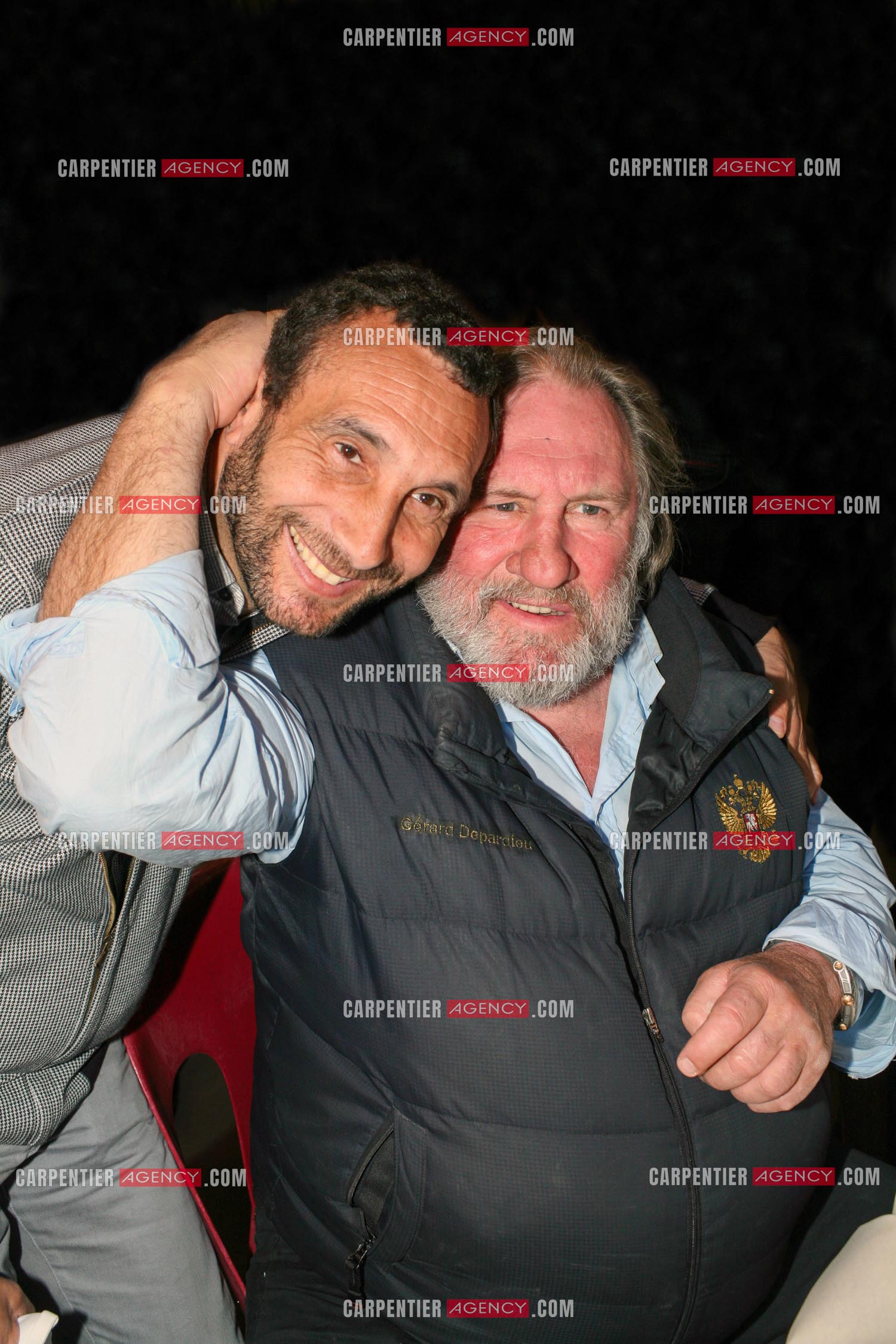Les acteurs Gérard Depardieu et Zinedine Soualem lors de la journée du livre et du vin à Saumur.