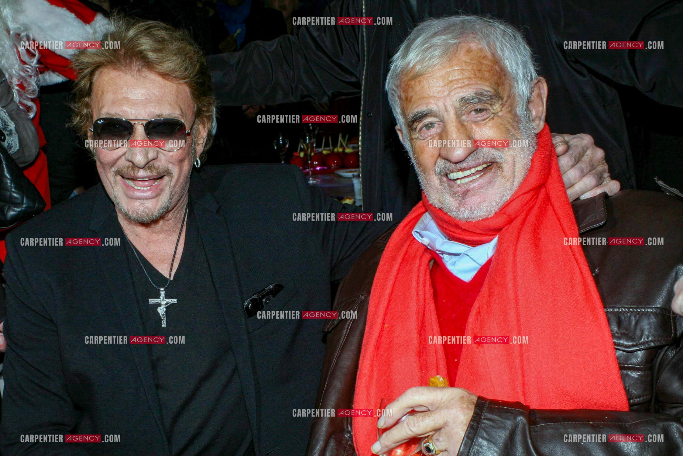 Le chanteur Johnny Hallyday et son ami Jean-Paul Belmondo à Paris en 2013.