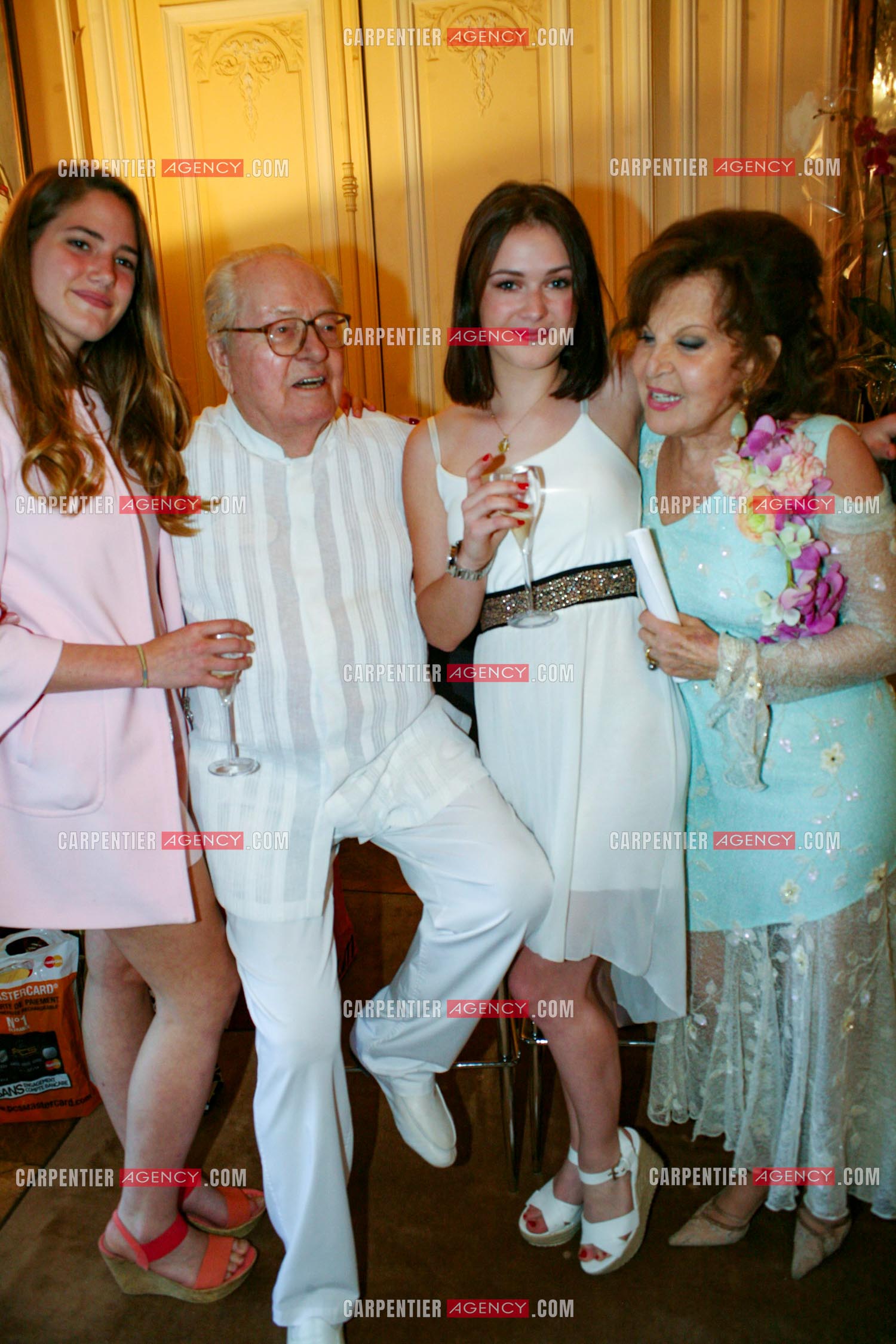 Jean-Marie Le Pen fête dans sa résidence de St Cloud son 88 èm anniversaire. Jean-Marie Le Pen avec sa femme Jany Le Pen et ses petites filles Mathilde Chauffroy et Jehanne Chauffroy, les filles de Marine Le Pen.        ( Exclusif )