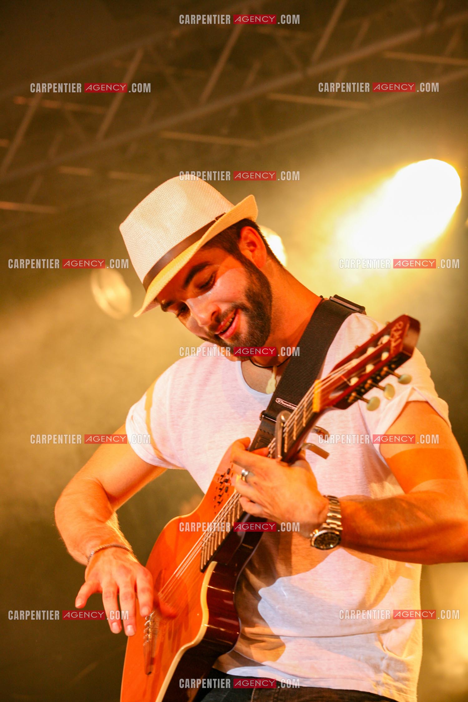 Le chanteur Kendji Girac en concert au Parc St Paul à Beauvais le 24 mai 2024.