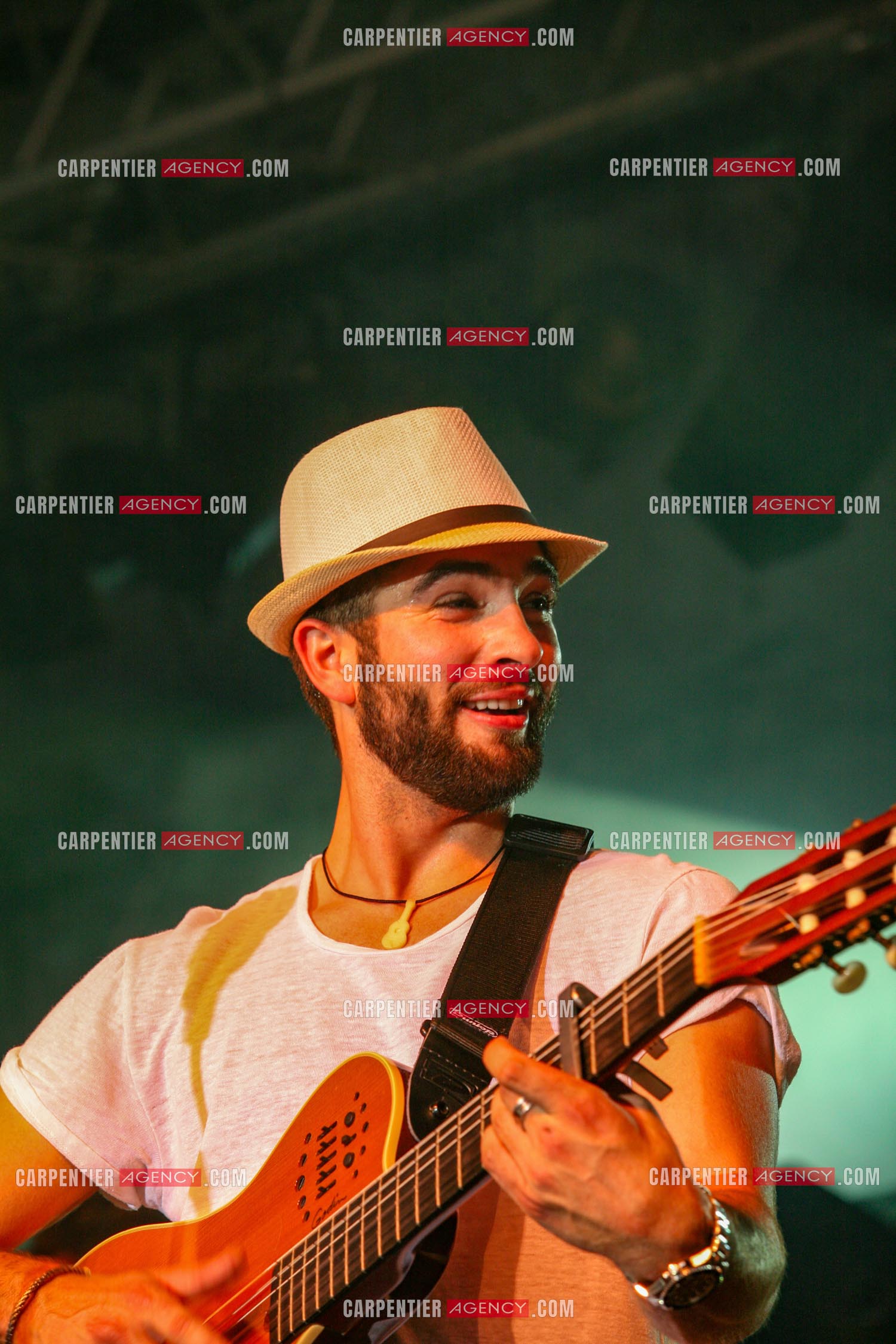 Le chanteur Kendji Girac en concert au Parc St Paul à Beauvais le 24 mai 2024.
