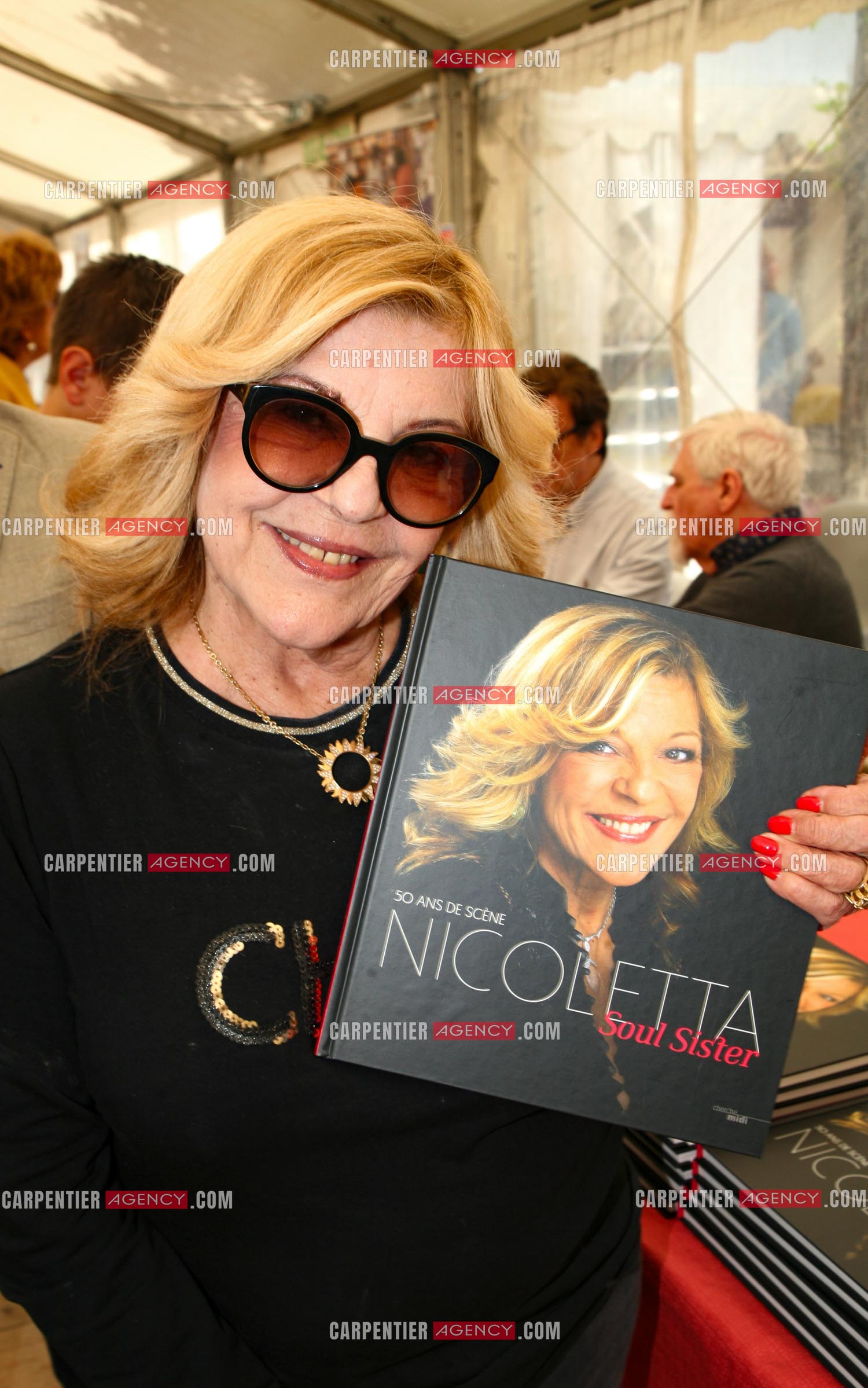 La chanteuse Nicole Grisoni dite Nicoletta présente son livre “ 50 ans de scène “.           ( Exclusif )
