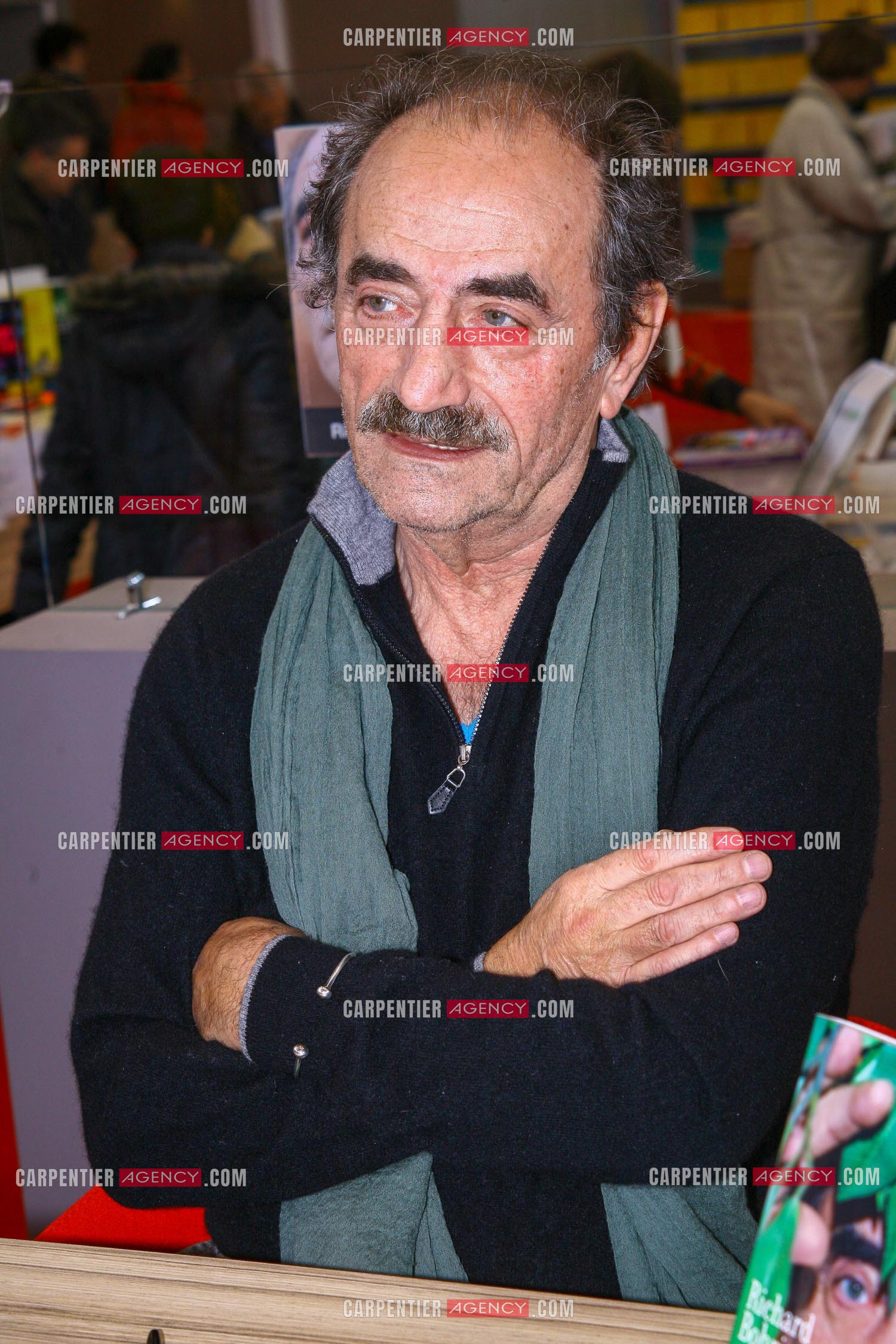 L'acteur Richard Bohringer présente son livre “ C'EST BEAU UNE VILLE LA NUIT “ aux éditions Flammarion en 2013.