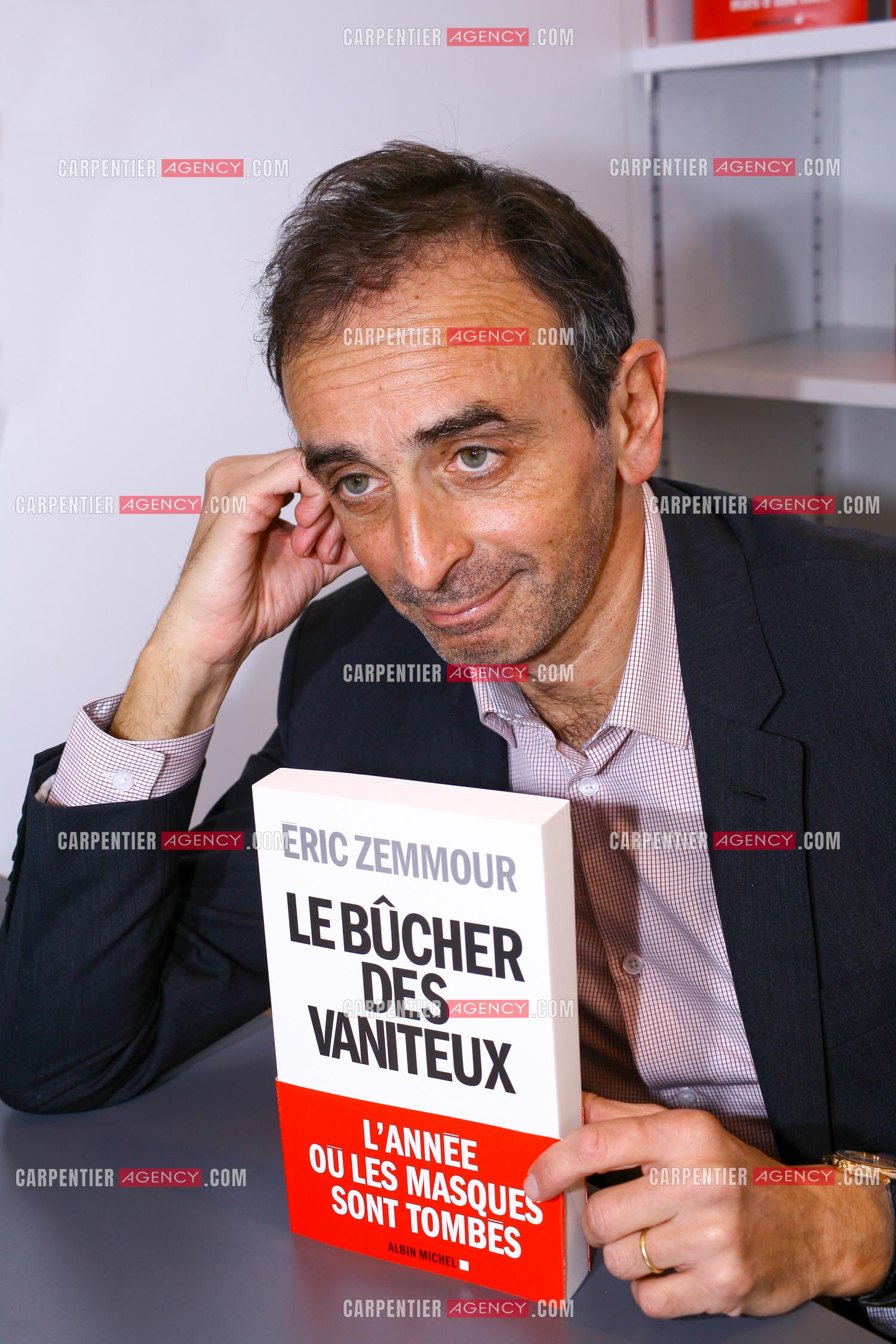 Le journaliste politique Éric Zemmour présente son nouveau livre “ Le bûcher des vaniteux “ aux éditions Albin Michel en 2013.         Photos complémentaires sur le site www.carpentieragency.com