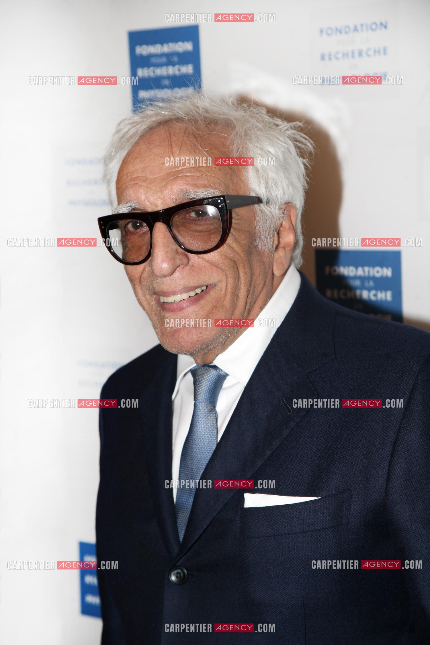 Gala caritatif des "Stéthos d'Or" qui récompensent les artistes qui contribuent au bien-être de tous au Georges V à Paris. L'acteur Gérard Darmon.
