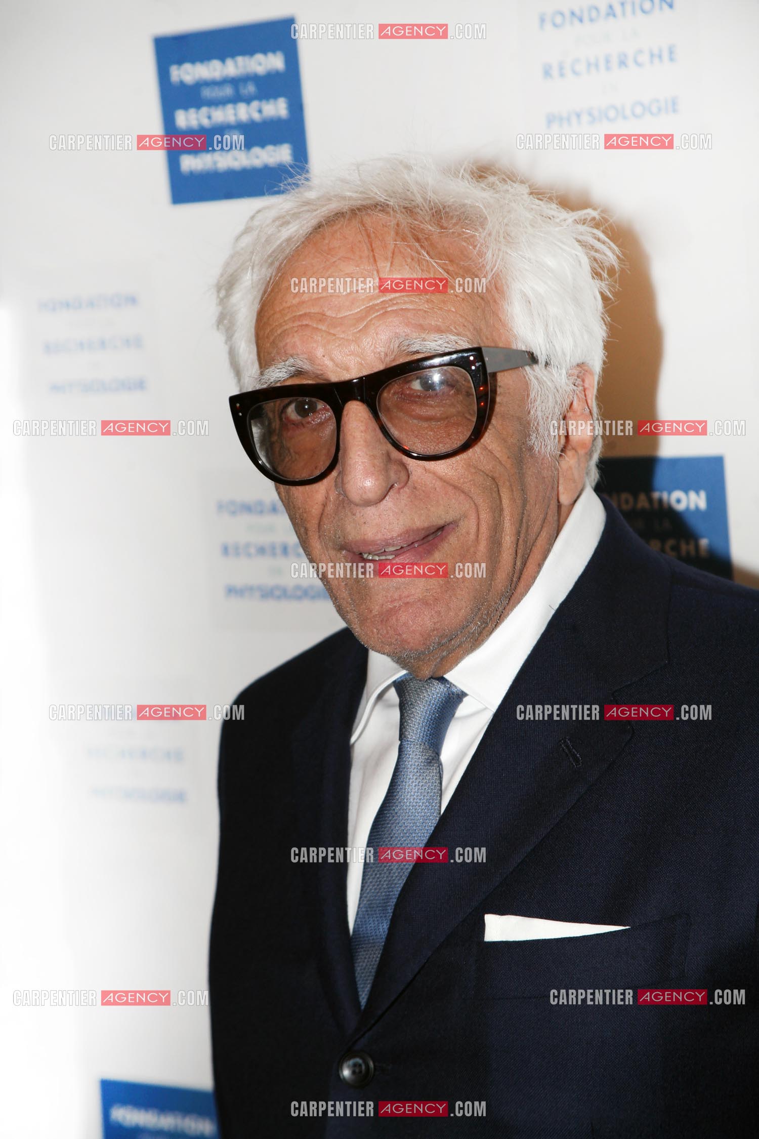 Gala caritatif des "Stéthos d'Or" qui récompensent les artistes qui contribuent au bien-être de tous au Georges V à Paris. L'acteur Gérard Darmon.