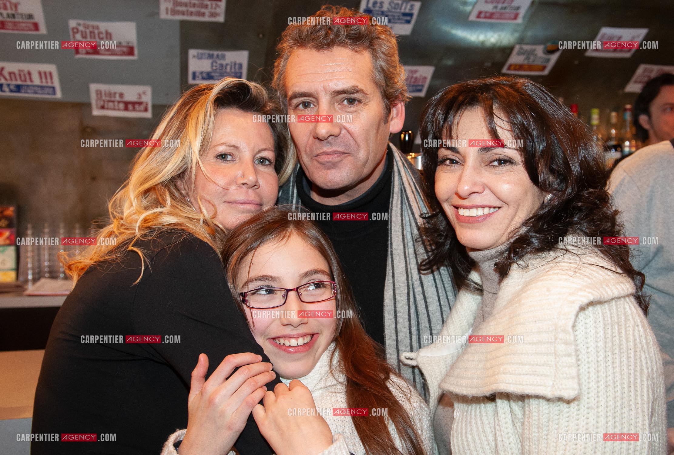 La chanteuse Fiona Gélin en concert à la salle “ Le Caveau de la République “. Fiona Gélin entourée de son son frère Manuel Gélin, sa femme la productrice Mexicaine Gabriela Chavira et leur fille Lana Gélin.  ( Exclusif )