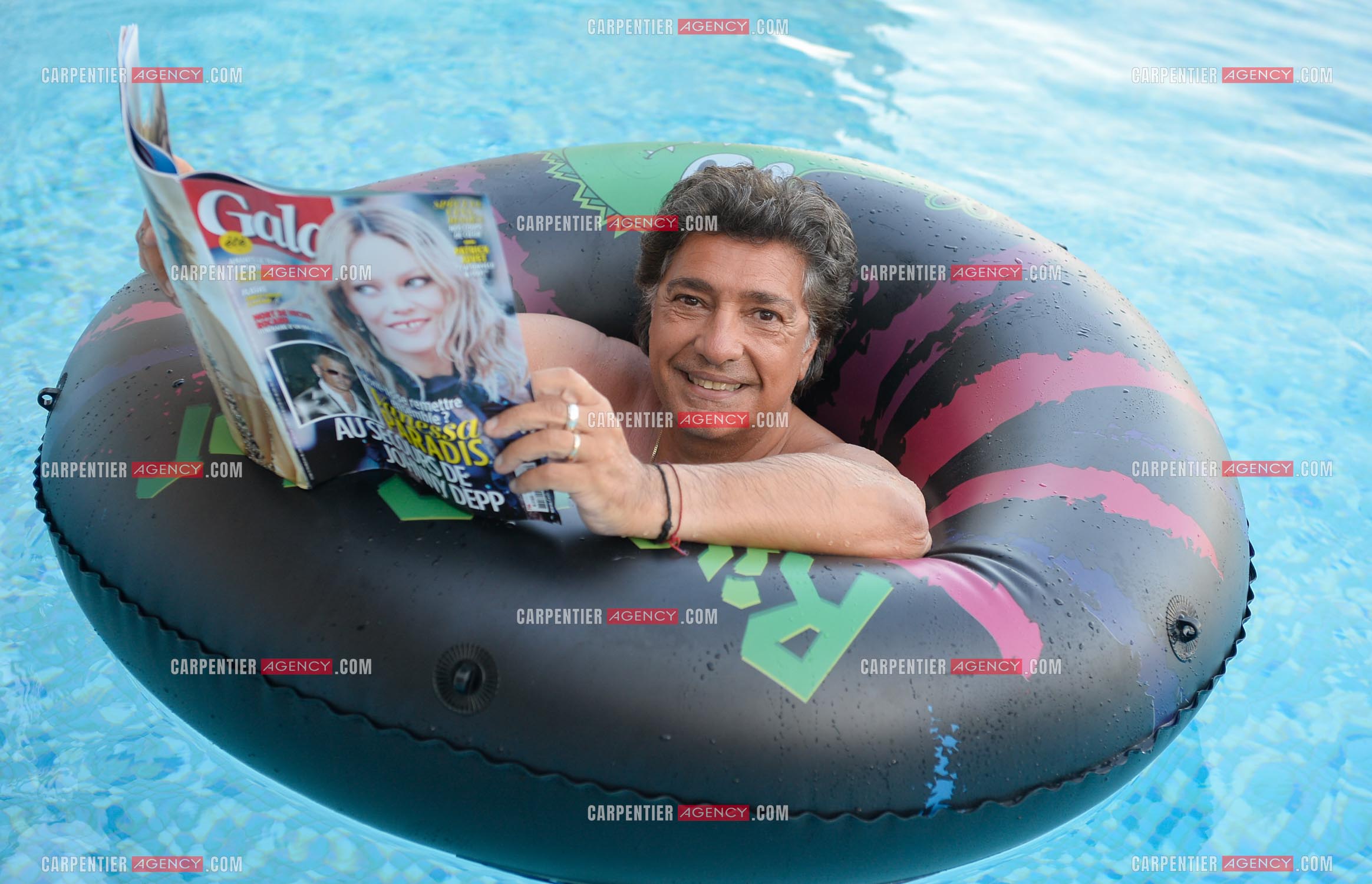Le chanteur Frédéric François lors de ses vacances dans sa résidence secondaire d'Antibes. ( Exclusif )