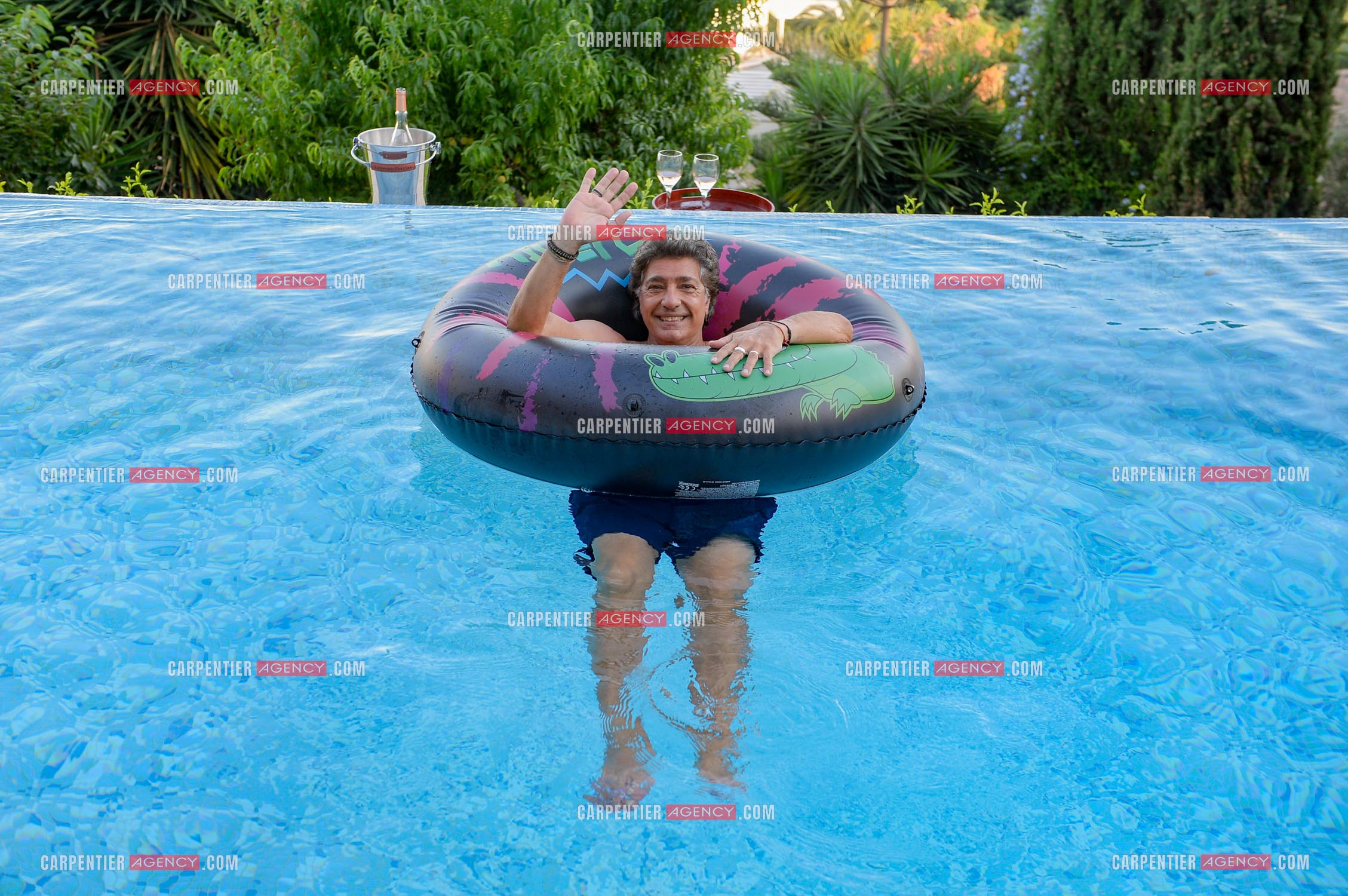 Le chanteur Frédéric François lors de ses vacances dans sa résidence secondaire d'Antibes. ( Exclusif )