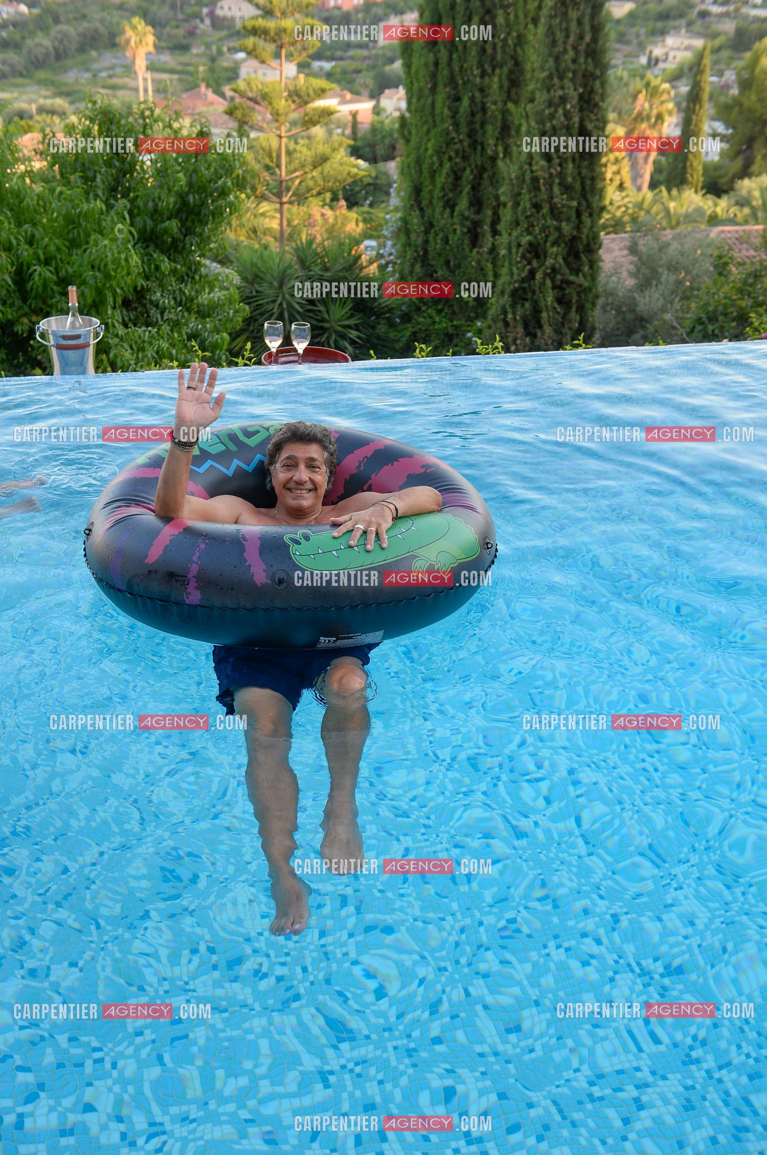 Le chanteur Frédéric François lors de ses vacances dans sa résidence secondaire d'Antibes. ( Exclusif )